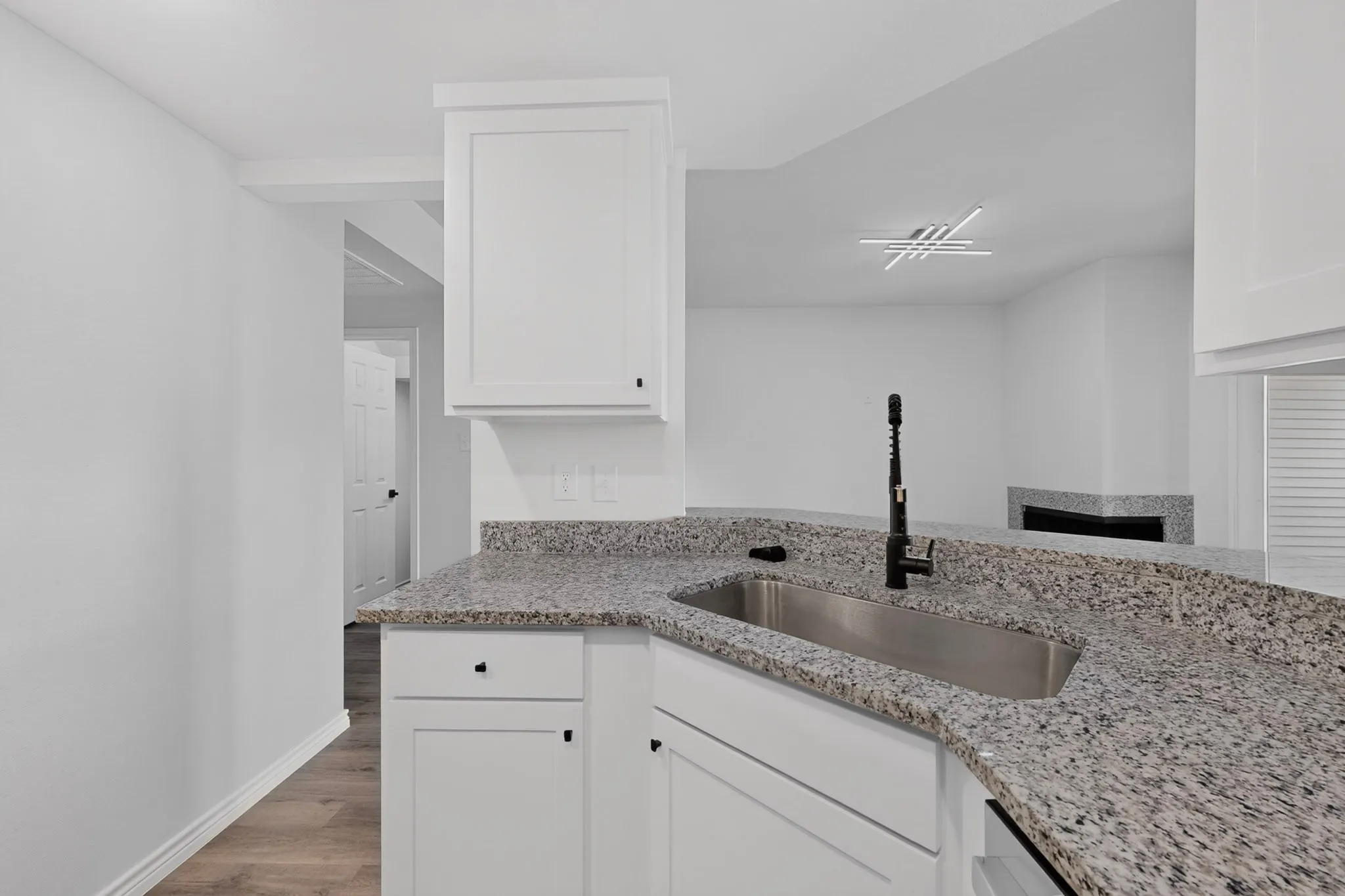 Condominium For Sale in Dallas County , 5325 Bent Tree Forest Drive 2214, Dallas, Texas 75248, 1 Bedroom, 2 Bathroom, 1 Garage spaces, 1,028 Sqft, built in 1983, mls#21342951, Real Estate Agent in Dallas, Homes For Sale in Dallas county, Homes For Sale in Dallas, Realtor in Dallas Texas, Real Estate Brokerage Independent Realty Texas, Luminita Cordes Realtor