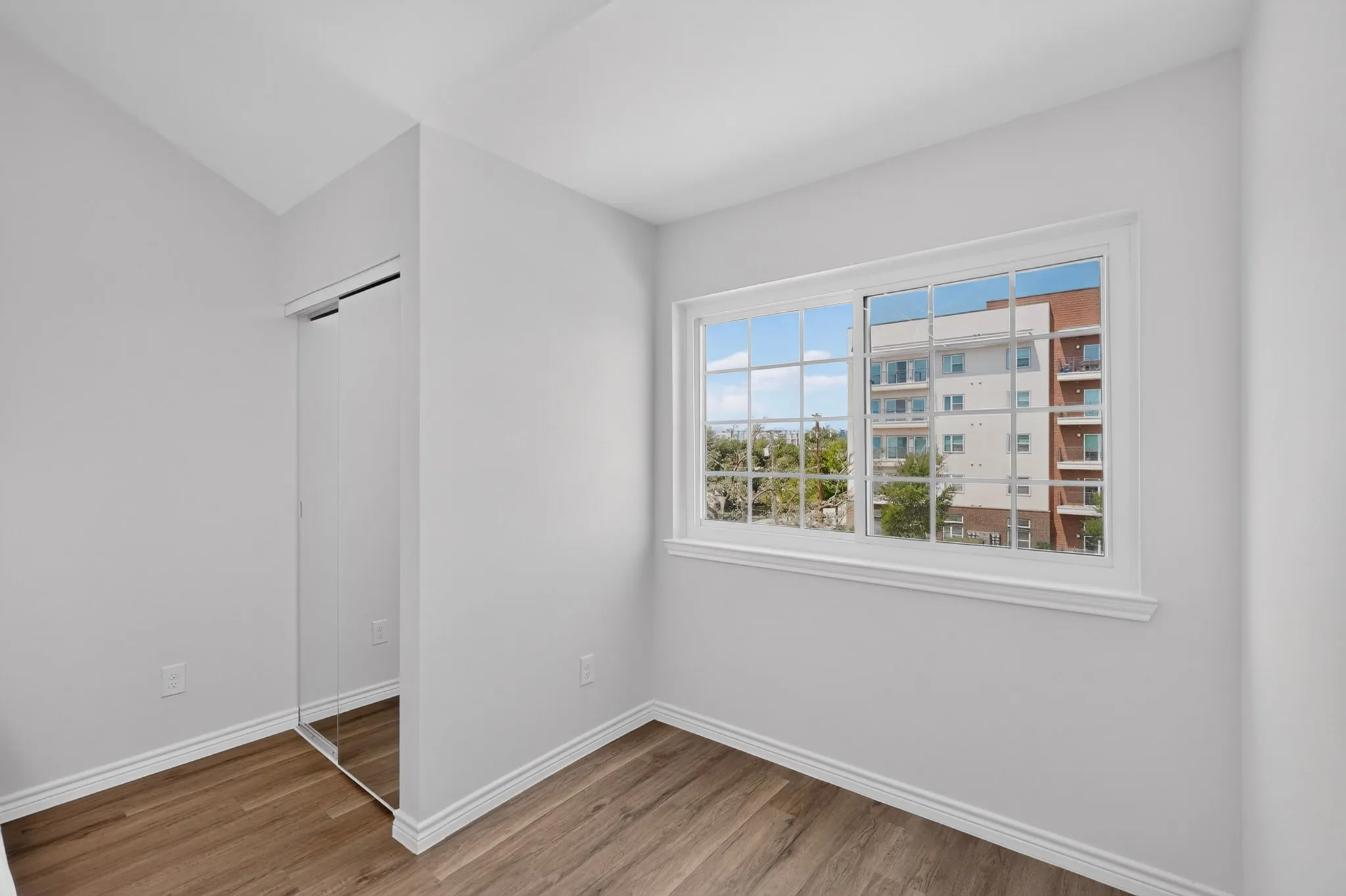 Condominium For Sale in Dallas County , 5325 Bent Tree Forest Drive 2214, Dallas, Texas 75248, 1 Bedroom, 2 Bathroom, 1 Garage spaces, 1,028 Sqft, built in 1983, mls#21342951, Real Estate Agent in Dallas, Homes For Sale in Dallas county, Homes For Sale in Dallas, Realtor in Dallas Texas, Real Estate Brokerage Independent Realty Texas, Luminita Cordes Realtor