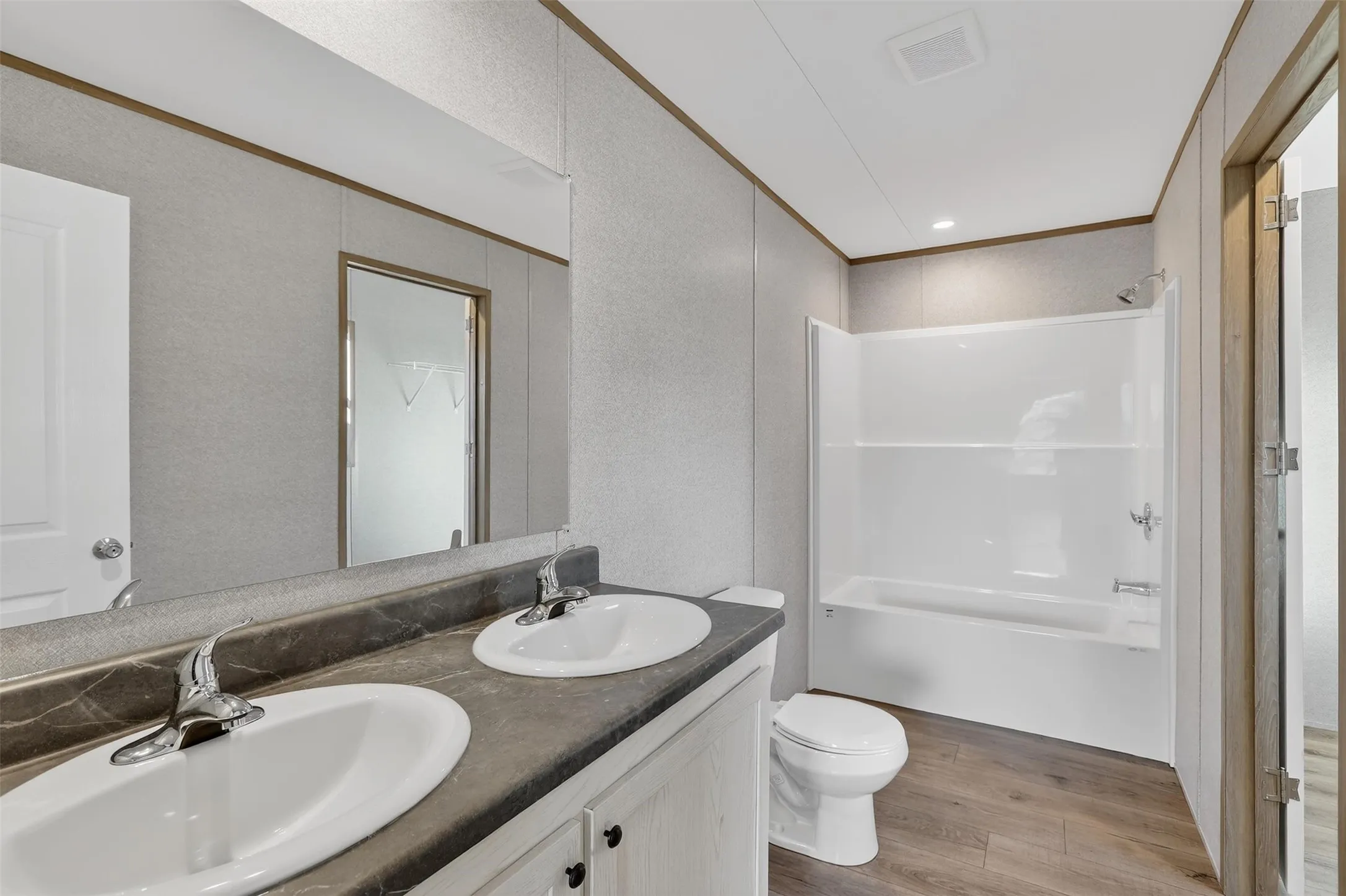 Mobile Home For Sale in Parker County , 123 Kelly Court, Azle, Texas 76020, 4 Bedroom, 2 Bathroom, 2 Garage spaces, 1,493 Sqft, built in 2025, mls#21342853, Real Estate Agent in Azle, Homes For Sale in Parker county, Homes For Sale in Azle, Realtor in Azle Texas, Real Estate Brokerage Independent Realty Texas, Luminita Cordes Realtor