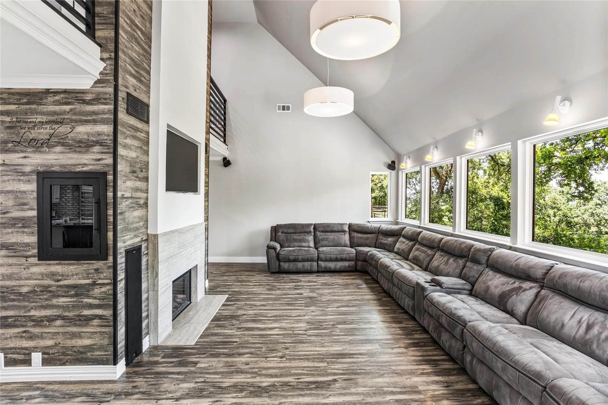 Single Family Residence For Sale in Tarrant County , 9204 Indian Knoll Trail, Keller, Texas 76248, 4 Bedroom, 3 Bathroom, 6 Garage spaces, 4,444 Sqft, built in 1972, mls#21343156, Real Estate Agent in Keller, Homes For Sale in Tarrant county, Homes For Sale in Keller, Realtor in Keller Texas, Real Estate Brokerage Independent Realty Texas, Luminita Cordes Realtor
