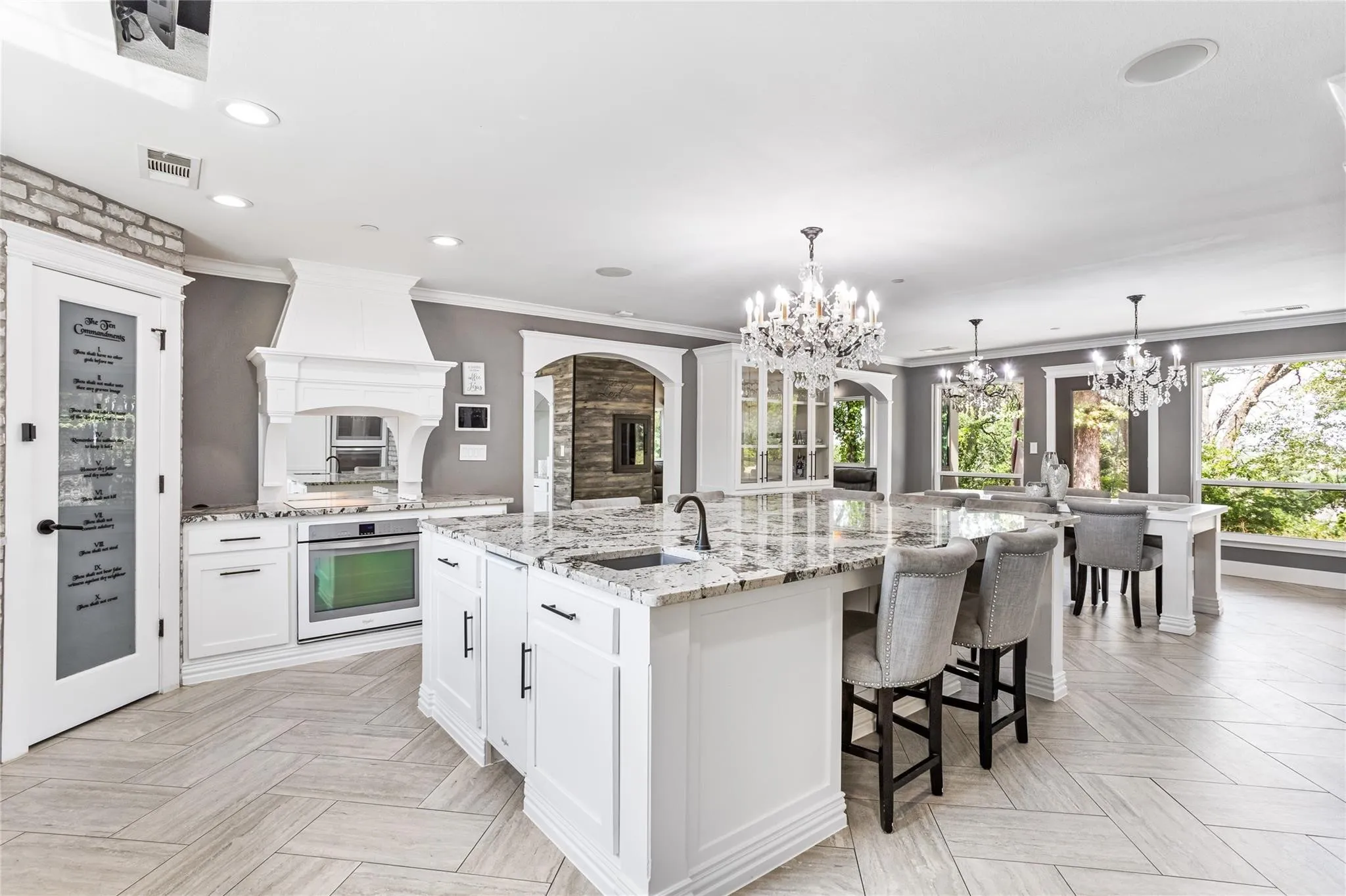 Single Family Residence For Sale in Tarrant County , 9204 Indian Knoll Trail, Keller, Texas 76248, 4 Bedroom, 3 Bathroom, 6 Garage spaces, 4,444 Sqft, built in 1972, mls#21343156, Real Estate Agent in Keller, Homes For Sale in Tarrant county, Homes For Sale in Keller, Realtor in Keller Texas, Real Estate Brokerage Independent Realty Texas, Luminita Cordes Realtor