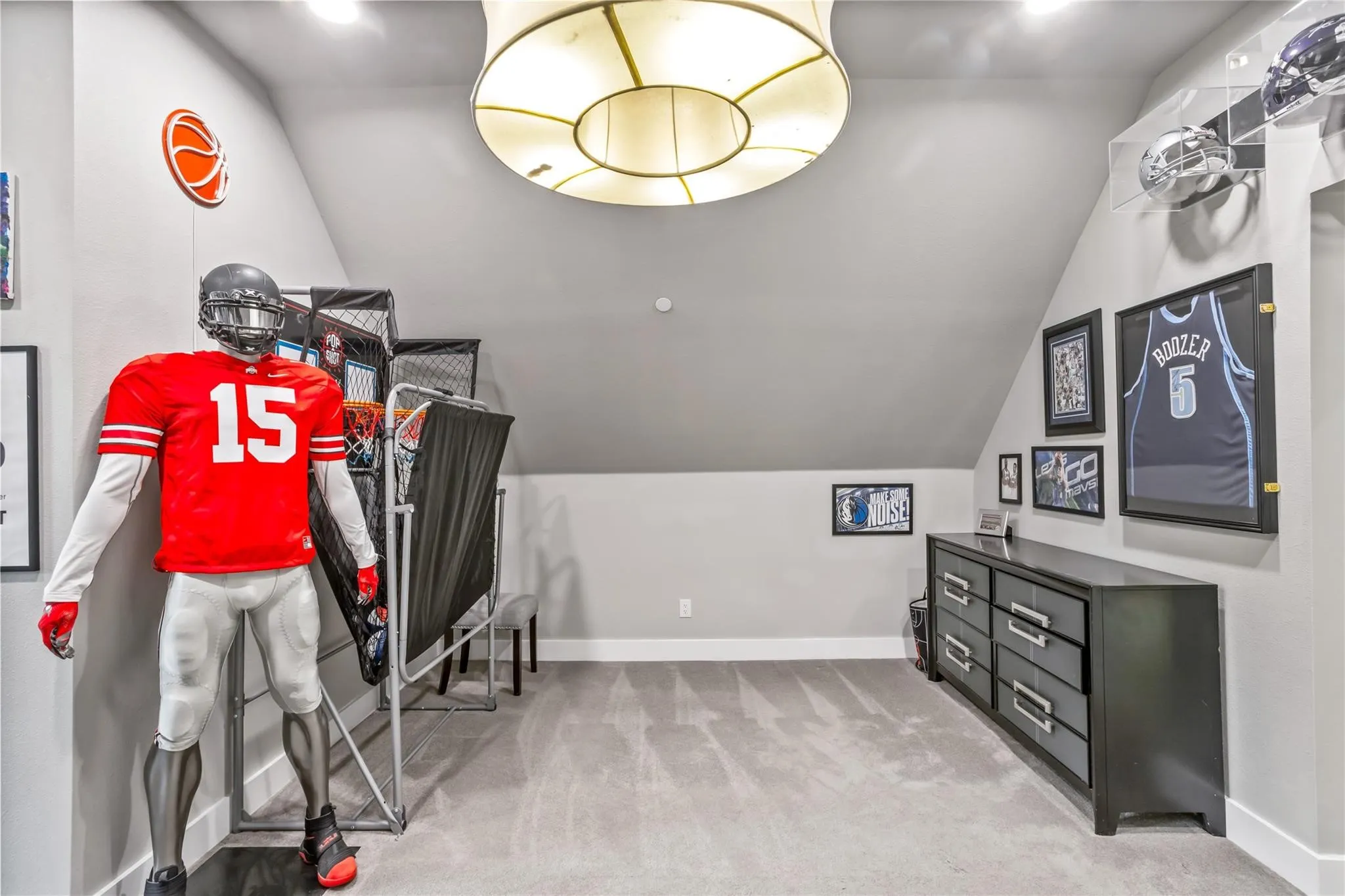 Single Family Residence For Sale in Tarrant County , 9204 Indian Knoll Trail, Keller, Texas 76248, 4 Bedroom, 3 Bathroom, 6 Garage spaces, 4,444 Sqft, built in 1972, mls#21343156, Real Estate Agent in Keller, Homes For Sale in Tarrant county, Homes For Sale in Keller, Realtor in Keller Texas, Real Estate Brokerage Independent Realty Texas, Luminita Cordes Realtor
