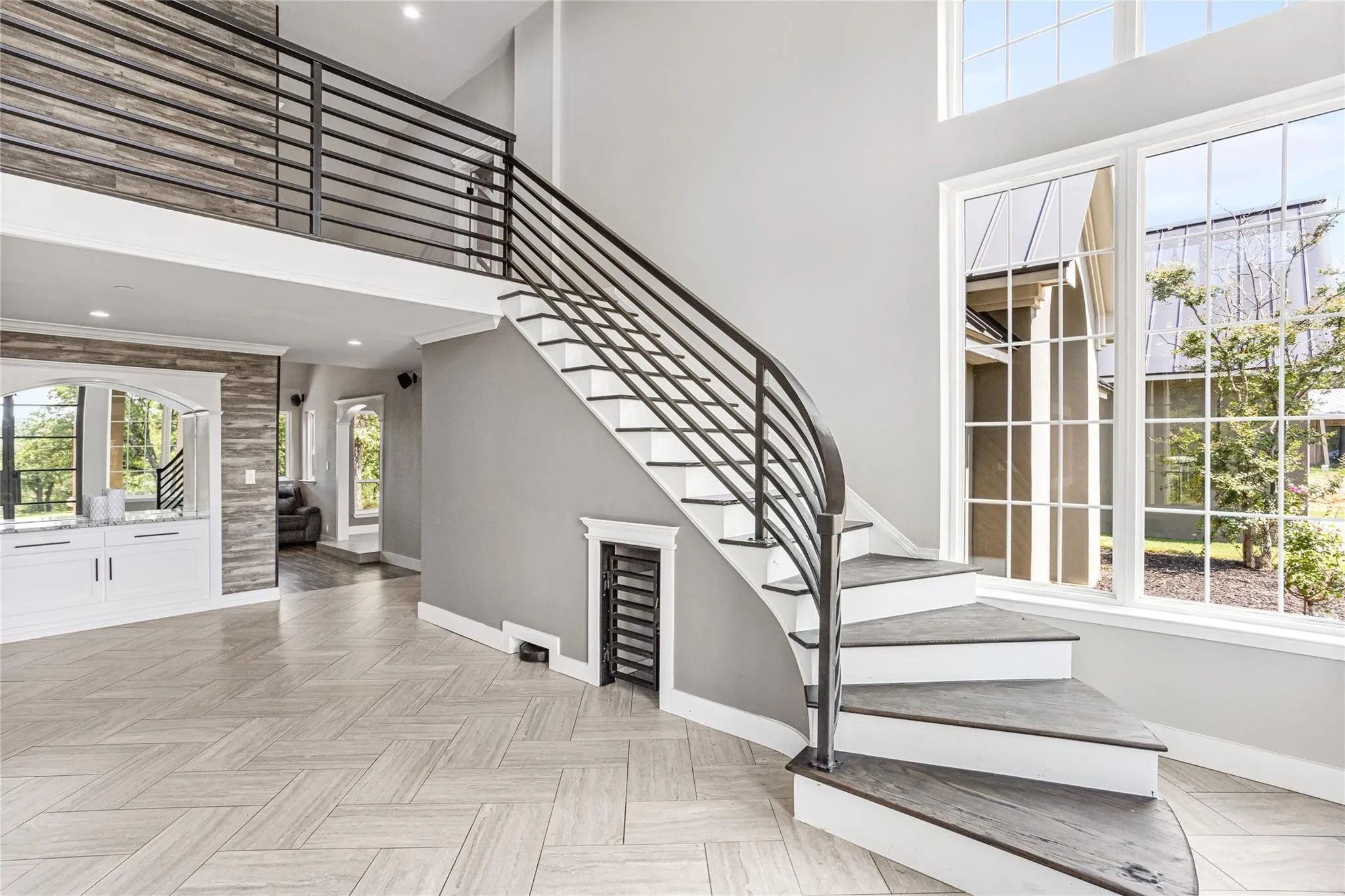 Single Family Residence For Sale in Tarrant County , 9204 Indian Knoll Trail, Keller, Texas 76248, 4 Bedroom, 3 Bathroom, 6 Garage spaces, 4,444 Sqft, built in 1972, mls#21343156, Real Estate Agent in Keller, Homes For Sale in Tarrant county, Homes For Sale in Keller, Realtor in Keller Texas, Real Estate Brokerage Independent Realty Texas, Luminita Cordes Realtor