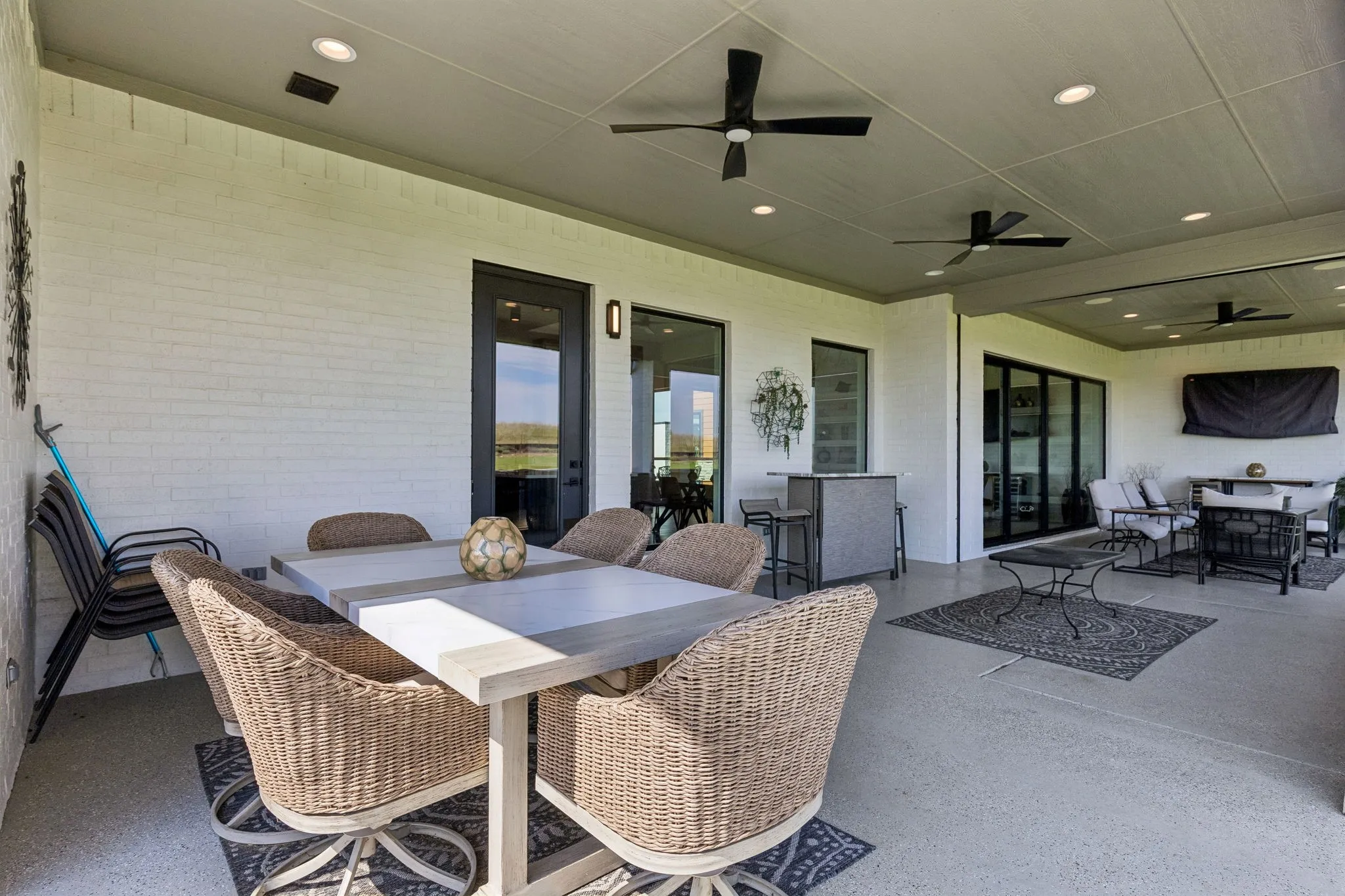 Single Family Residence For Sale in Tarrant County , 12311 Bella Cirro Drive, Fort Worth, Texas 76126, 4 Bedroom, 3 Bathroom, 3 Garage spaces, 3,369 Sqft, built in 2022, mls#21347662, Real Estate Agent in Fort Worth, Homes For Sale in Tarrant county, Homes For Sale in Fort Worth, Realtor in Fort Worth Texas, Real Estate Brokerage Independent Realty Texas, Luminita Cordes Realtor