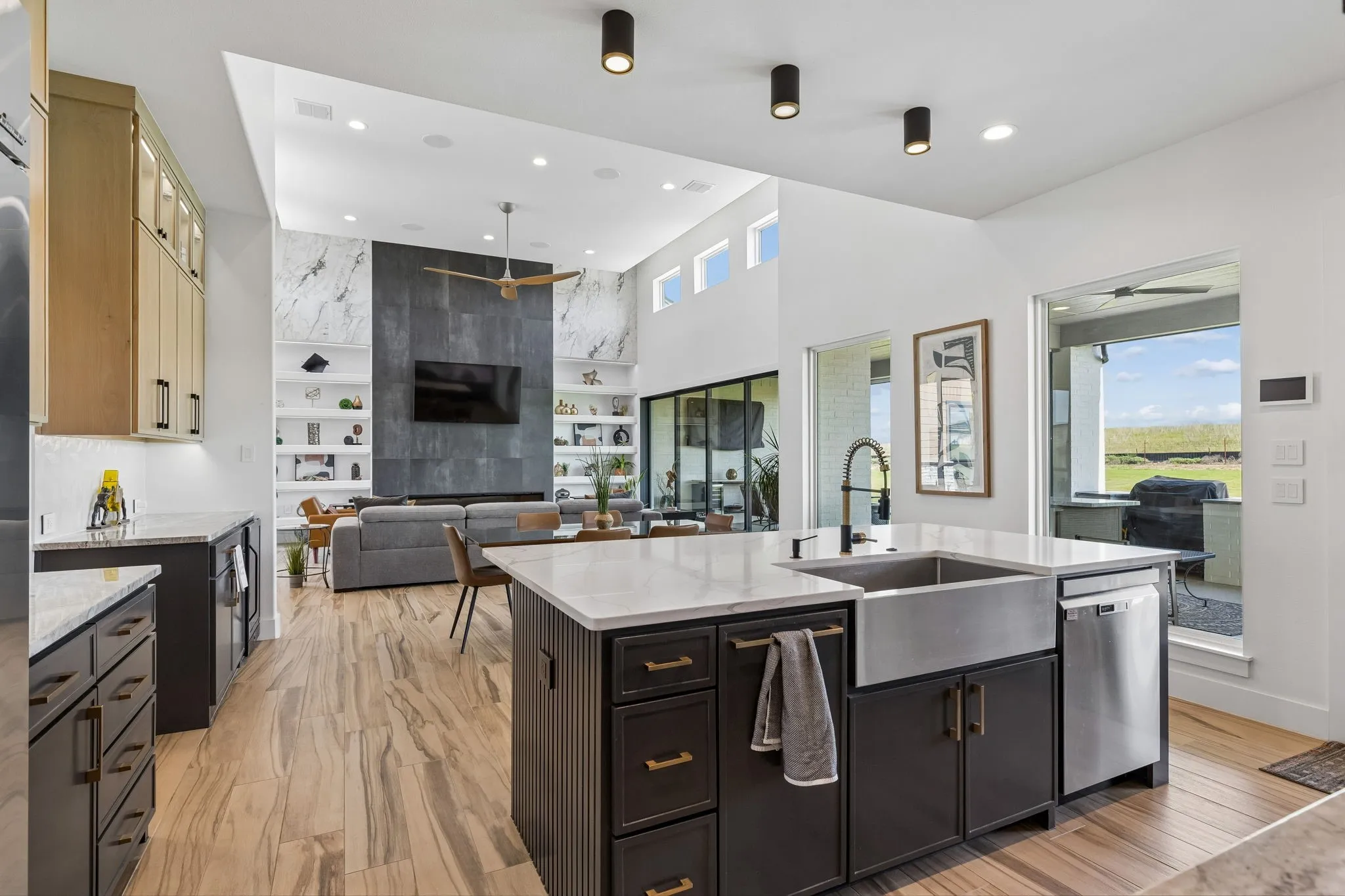 Single Family Residence For Sale in Tarrant County , 12311 Bella Cirro Drive, Fort Worth, Texas 76126, 4 Bedroom, 3 Bathroom, 3 Garage spaces, 3,369 Sqft, built in 2022, mls#21347662, Real Estate Agent in Fort Worth, Homes For Sale in Tarrant county, Homes For Sale in Fort Worth, Realtor in Fort Worth Texas, Real Estate Brokerage Independent Realty Texas, Luminita Cordes Realtor