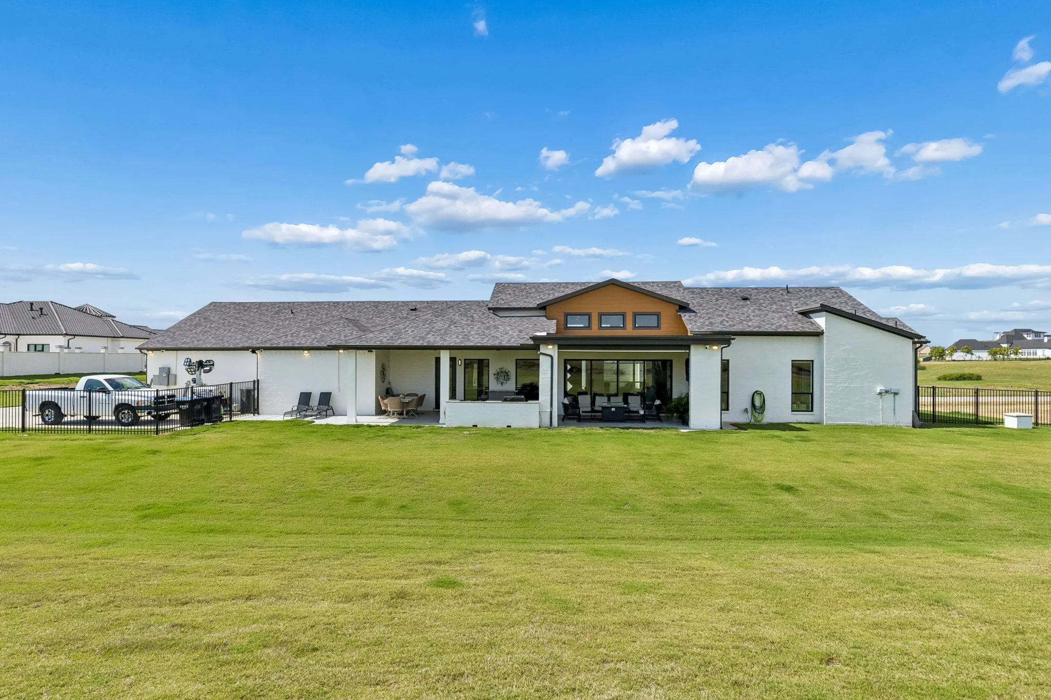 Single Family Residence For Sale in Tarrant County , 12311 Bella Cirro Drive, Fort Worth, Texas 76126, 4 Bedroom, 3 Bathroom, 3 Garage spaces, 3,369 Sqft, built in 2022, mls#21347662, Real Estate Agent in Fort Worth, Homes For Sale in Tarrant county, Homes For Sale in Fort Worth, Realtor in Fort Worth Texas, Real Estate Brokerage Independent Realty Texas, Luminita Cordes Realtor