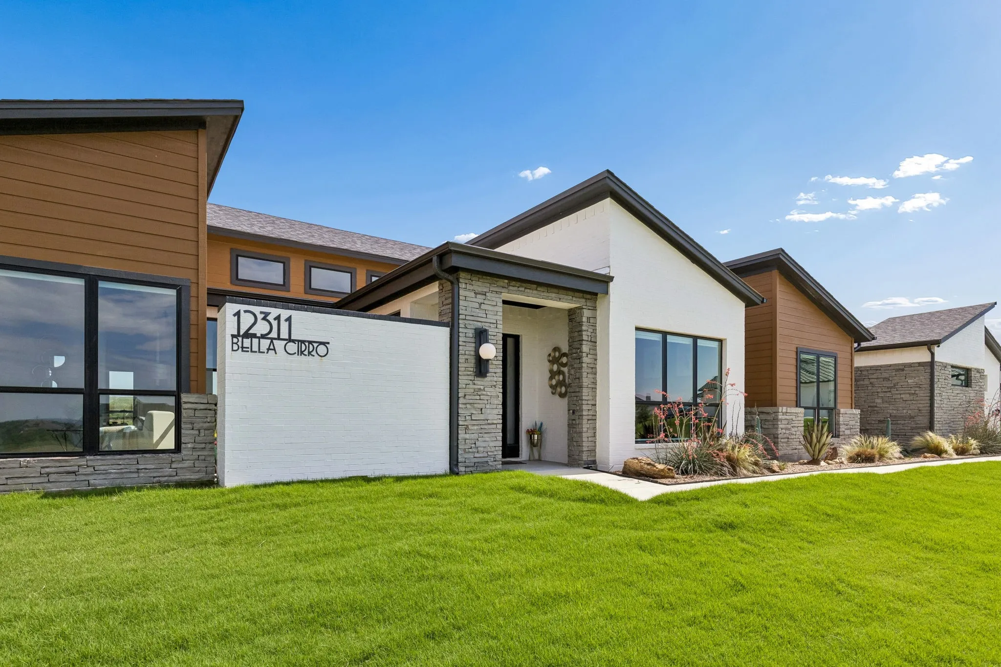 Single Family Residence For Sale in Tarrant County , 12311 Bella Cirro Drive, Fort Worth, Texas 76126, 4 Bedroom, 3 Bathroom, 3 Garage spaces, 3,369 Sqft, built in 2022, mls#21347662, Real Estate Agent in Fort Worth, Homes For Sale in Tarrant county, Homes For Sale in Fort Worth, Realtor in Fort Worth Texas, Real Estate Brokerage Independent Realty Texas, Luminita Cordes Realtor