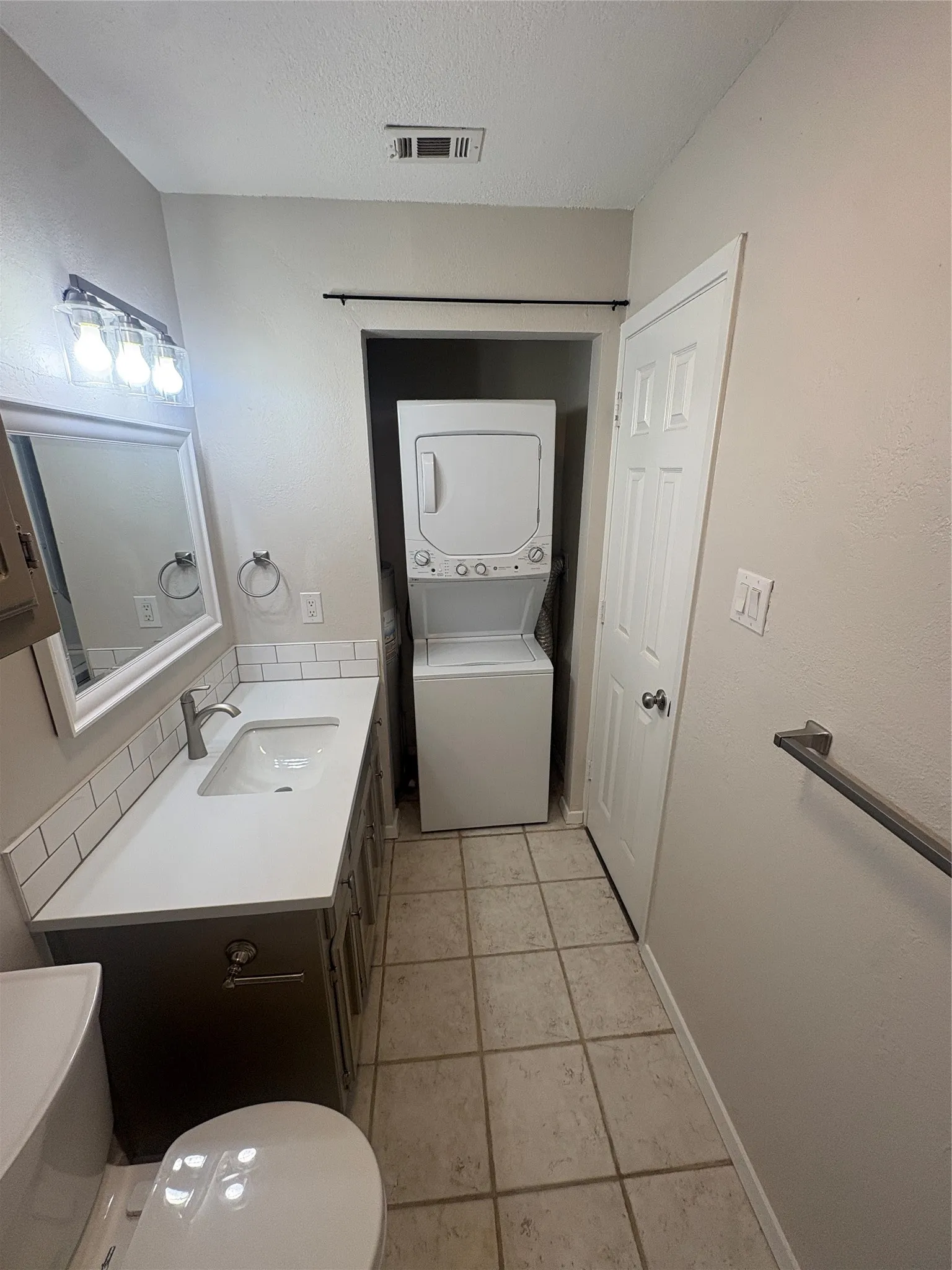 Condominium For Rent in Denton County , 904 N Austin Street, Denton, Texas 76201, 1 Bedroom, 1 Bathroom, Garage spaces, 697 Sqft, built in 1983, mls#21347671, Real Estate Agent in Denton, Homes For Rent in Denton county, Homes For Rent in Denton, Realtor in Denton Texas, Real Estate Brokerage Independent Realty Texas, Luminita Cordes Realtor