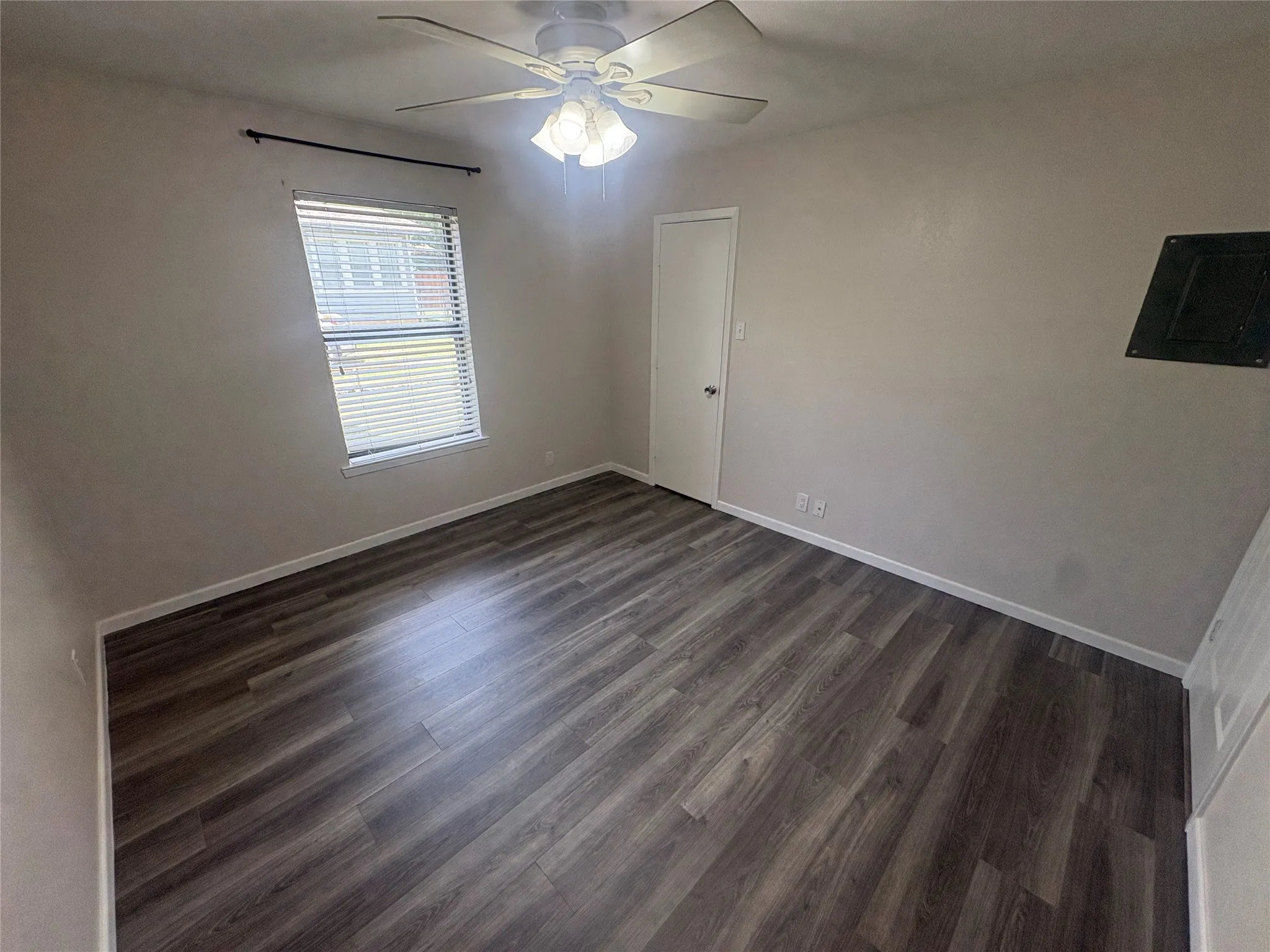 Condominium For Rent in Denton County , 904 N Austin Street, Denton, Texas 76201, 1 Bedroom, 1 Bathroom, Garage spaces, 697 Sqft, built in 1983, mls#21347671, Real Estate Agent in Denton, Homes For Rent in Denton county, Homes For Rent in Denton, Realtor in Denton Texas, Real Estate Brokerage Independent Realty Texas, Luminita Cordes Realtor