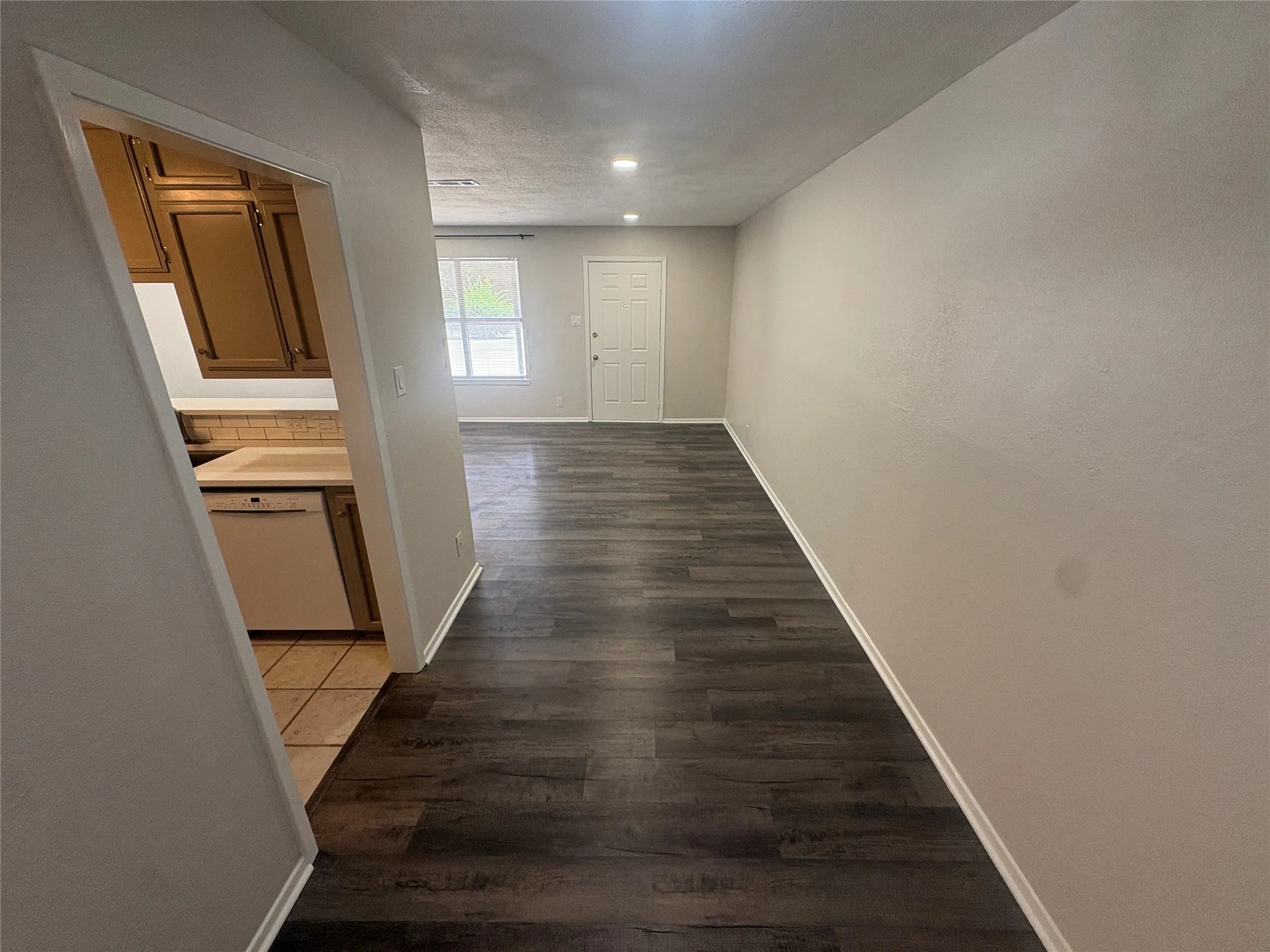 Condominium For Rent in Denton County , 904 N Austin Street, Denton, Texas 76201, 1 Bedroom, 1 Bathroom, Garage spaces, 697 Sqft, built in 1983, mls#21347671, Real Estate Agent in Denton, Homes For Rent in Denton county, Homes For Rent in Denton, Realtor in Denton Texas, Real Estate Brokerage Independent Realty Texas, Luminita Cordes Realtor