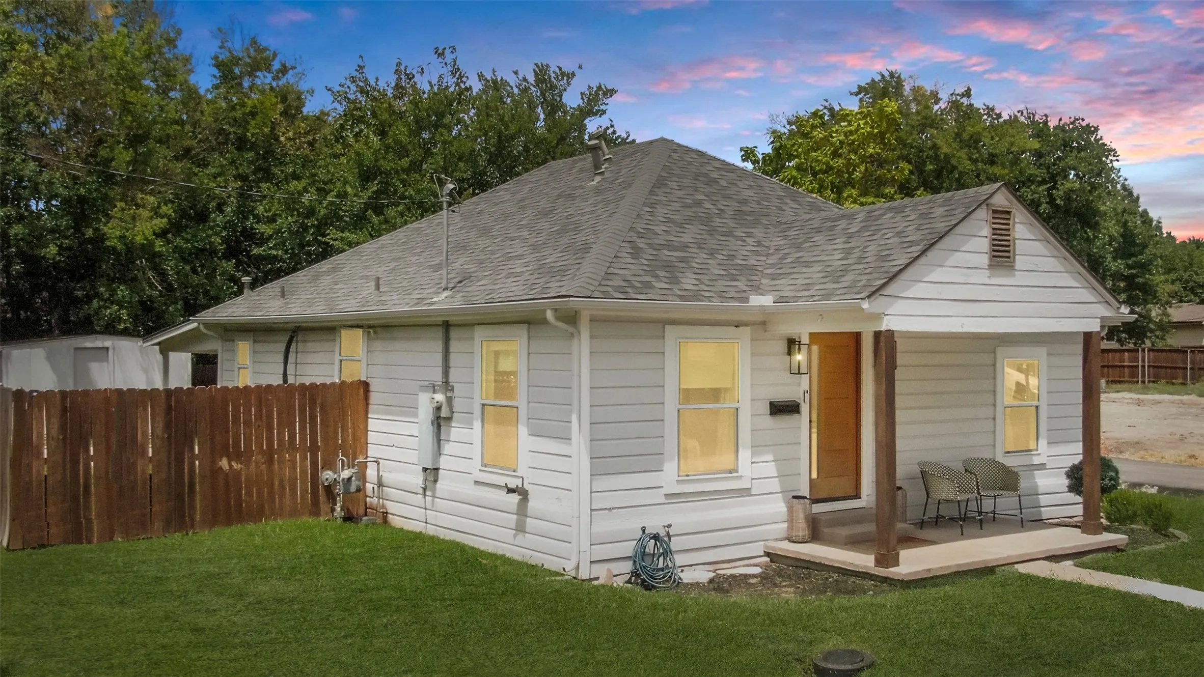 Single Family Residence For Sale in Collin County , 1200 Lela Street, Mc Kinney, Texas 75069, 3 Bedroom, 2 Bathroom, Garage spaces, 1,008 Sqft, built in 1953, mls#21347608, Real Estate Agent in Mc Kinney, Homes For Sale in Collin county, Homes For Sale in Mc Kinney, Realtor in Mc Kinney Texas, Real Estate Brokerage Independent Realty Texas, Luminita Cordes Realtor