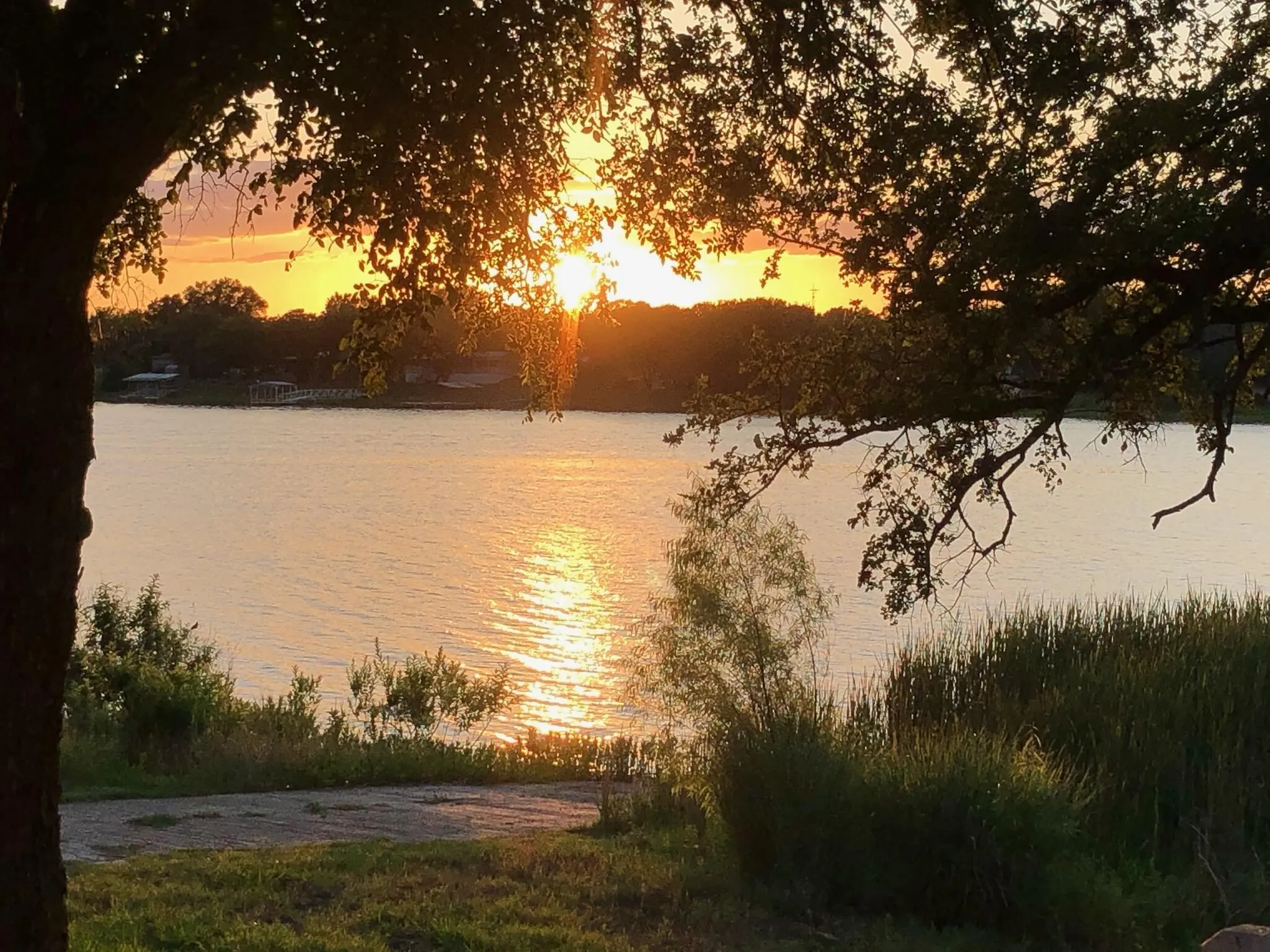 Single Family Residence For Sale in Brown County , 7228 Emerald Drive, Brownwood, Texas 76801, 3 Bedroom, 2 Bathroom, 2 Garage spaces, 1,891 Sqft, built in 1980, mls#21347670, Real Estate Agent in Brownwood, Homes For Sale in Brown county, Homes For Sale in Brownwood, Realtor in Brownwood Texas, Real Estate Brokerage Independent Realty Texas, Luminita Cordes Realtor
