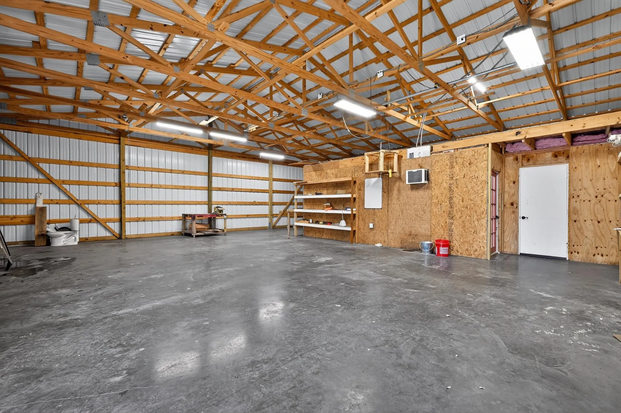 Single Family Residence For Sale in Brown County , 7228 Emerald Drive, Brownwood, Texas 76801, 3 Bedroom, 2 Bathroom, 2 Garage spaces, 1,891 Sqft, built in 1980, mls#21347670, Real Estate Agent in Brownwood, Homes For Sale in Brown county, Homes For Sale in Brownwood, Realtor in Brownwood Texas, Real Estate Brokerage Independent Realty Texas, Luminita Cordes Realtor