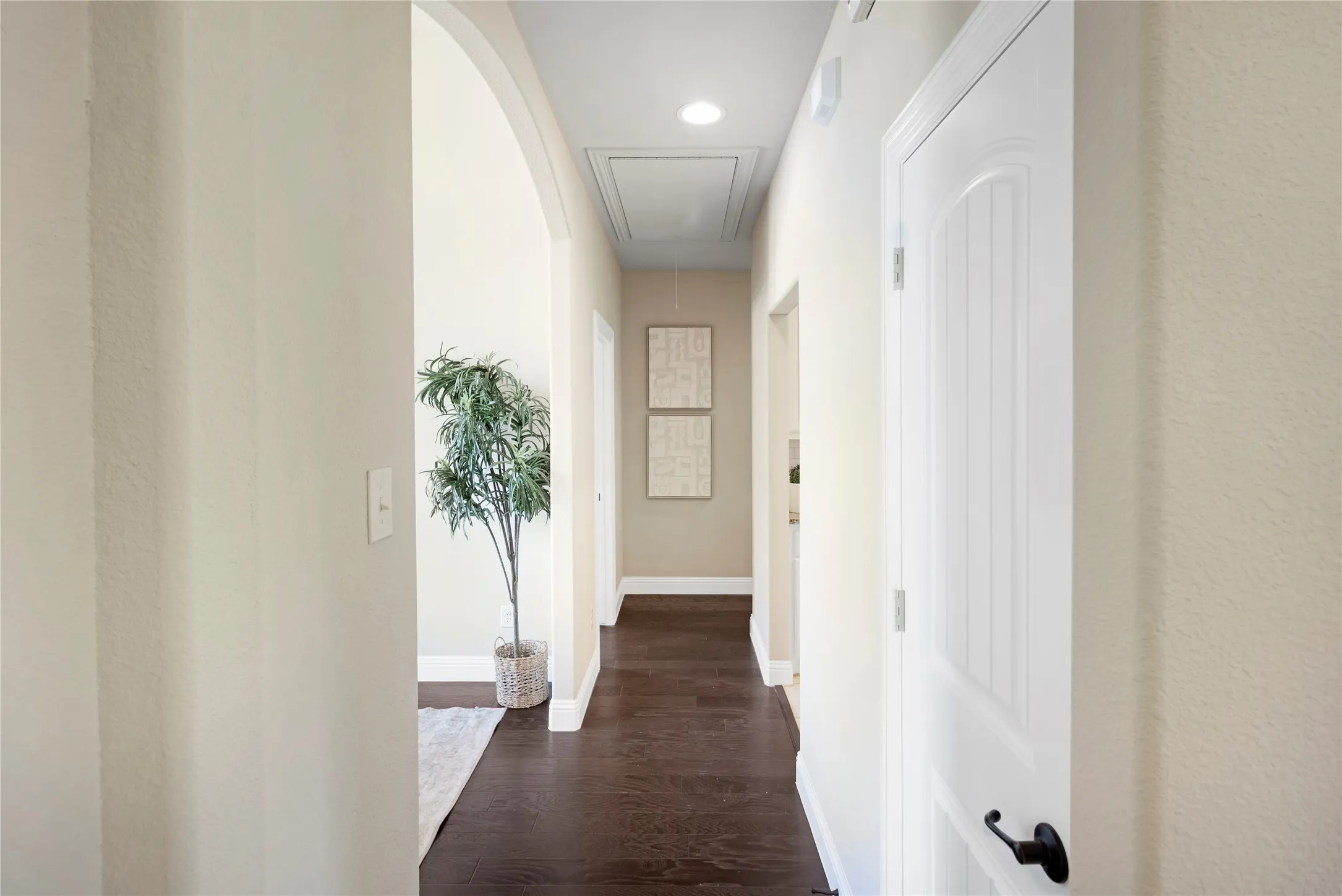 Single Family Residence For Rent in Rockwall County , 3921 Cameron Lane, Rockwall, Texas 75087, 4 Bedroom, 3 Bathroom, 2 Garage spaces, 2,692 Sqft, built in 2016, mls#21343084, Real Estate Agent in Rockwall, Homes For Rent in Rockwall county, Homes For Rent in Rockwall, Realtor in Rockwall Texas, Real Estate Brokerage Independent Realty Texas, Luminita Cordes Realtor