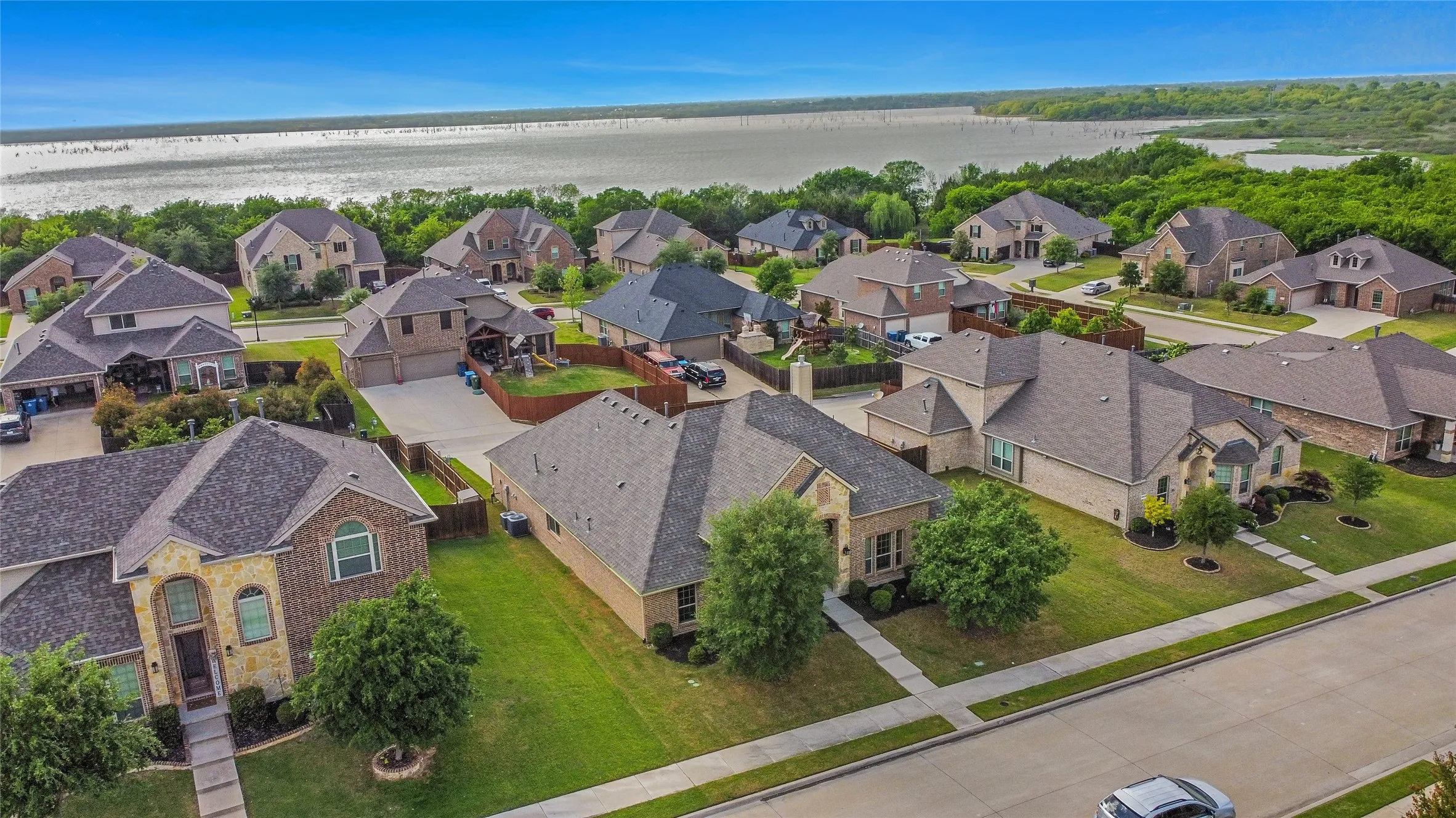 Single Family Residence For Rent in Rockwall County , 3921 Cameron Lane, Rockwall, Texas 75087, 4 Bedroom, 3 Bathroom, 2 Garage spaces, 2,692 Sqft, built in 2016, mls#21343084, Real Estate Agent in Rockwall, Homes For Rent in Rockwall county, Homes For Rent in Rockwall, Realtor in Rockwall Texas, Real Estate Brokerage Independent Realty Texas, Luminita Cordes Realtor