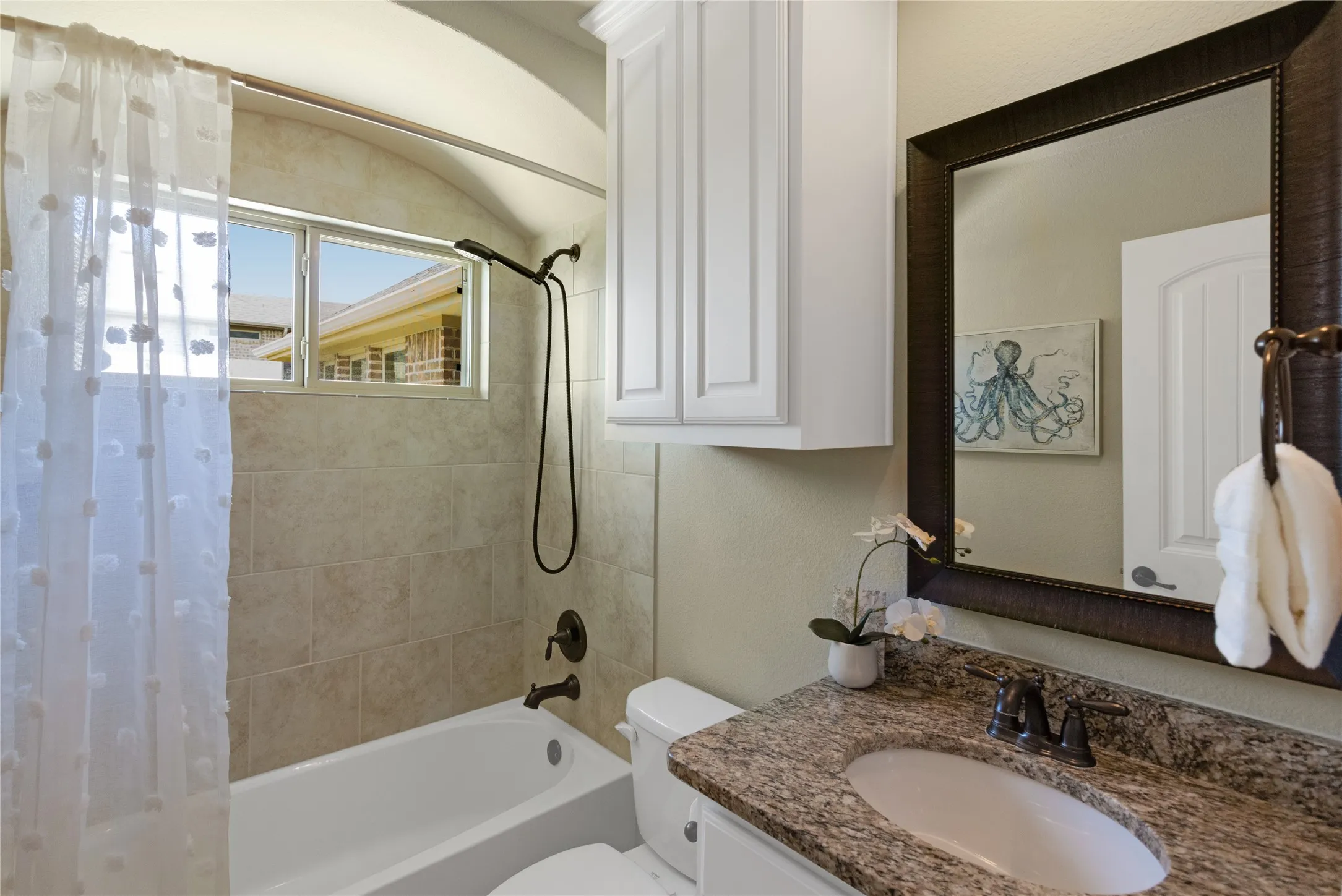 Single Family Residence For Rent in Rockwall County , 3921 Cameron Lane, Rockwall, Texas 75087, 4 Bedroom, 3 Bathroom, 2 Garage spaces, 2,692 Sqft, built in 2016, mls#21343084, Real Estate Agent in Rockwall, Homes For Rent in Rockwall county, Homes For Rent in Rockwall, Realtor in Rockwall Texas, Real Estate Brokerage Independent Realty Texas, Luminita Cordes Realtor