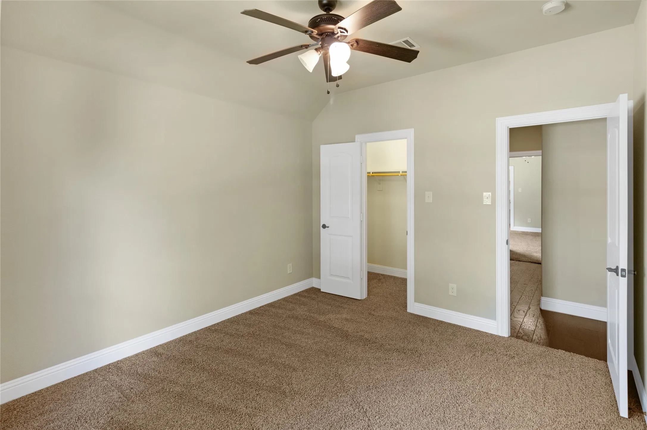 Single Family Residence For Rent in Rockwall County , 3921 Cameron Lane, Rockwall, Texas 75087, 4 Bedroom, 3 Bathroom, 2 Garage spaces, 2,692 Sqft, built in 2016, mls#21343084, Real Estate Agent in Rockwall, Homes For Rent in Rockwall county, Homes For Rent in Rockwall, Realtor in Rockwall Texas, Real Estate Brokerage Independent Realty Texas, Luminita Cordes Realtor