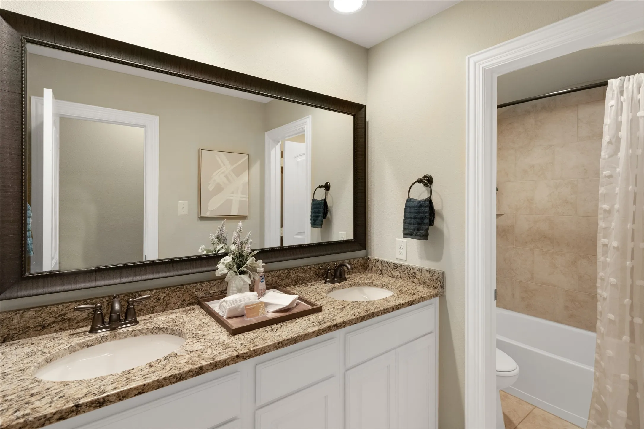Single Family Residence For Rent in Rockwall County , 3921 Cameron Lane, Rockwall, Texas 75087, 4 Bedroom, 3 Bathroom, 2 Garage spaces, 2,692 Sqft, built in 2016, mls#21343084, Real Estate Agent in Rockwall, Homes For Rent in Rockwall county, Homes For Rent in Rockwall, Realtor in Rockwall Texas, Real Estate Brokerage Independent Realty Texas, Luminita Cordes Realtor