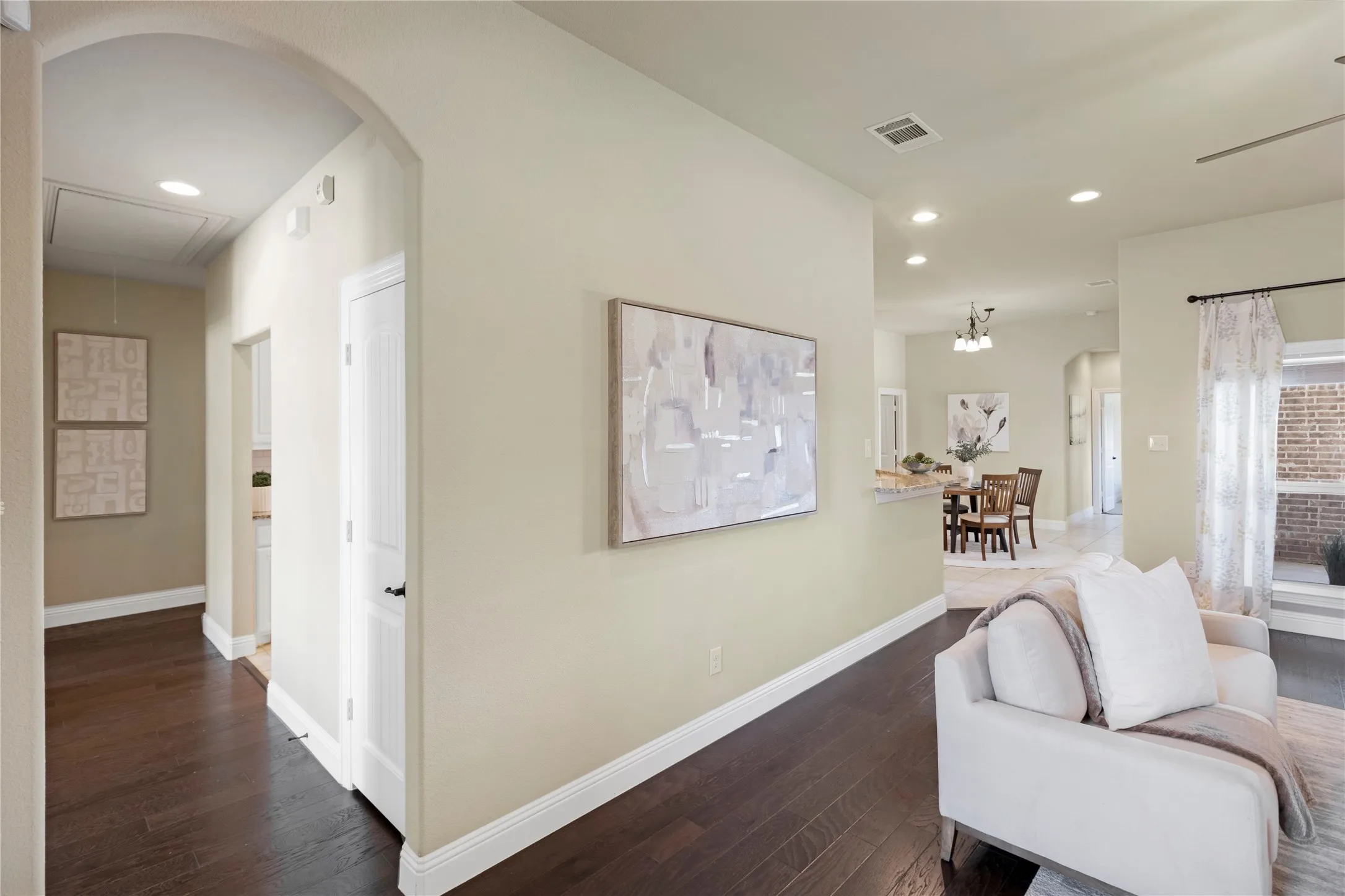Single Family Residence For Rent in Rockwall County , 3921 Cameron Lane, Rockwall, Texas 75087, 4 Bedroom, 3 Bathroom, 2 Garage spaces, 2,692 Sqft, built in 2016, mls#21343084, Real Estate Agent in Rockwall, Homes For Rent in Rockwall county, Homes For Rent in Rockwall, Realtor in Rockwall Texas, Real Estate Brokerage Independent Realty Texas, Luminita Cordes Realtor