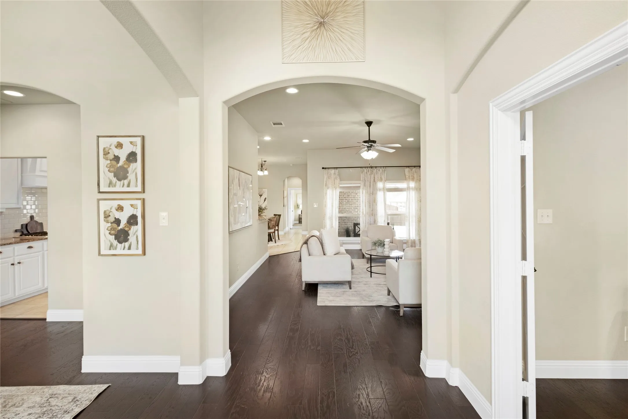 Single Family Residence For Rent in Rockwall County , 3921 Cameron Lane, Rockwall, Texas 75087, 4 Bedroom, 3 Bathroom, 2 Garage spaces, 2,692 Sqft, built in 2016, mls#21343084, Real Estate Agent in Rockwall, Homes For Rent in Rockwall county, Homes For Rent in Rockwall, Realtor in Rockwall Texas, Real Estate Brokerage Independent Realty Texas, Luminita Cordes Realtor