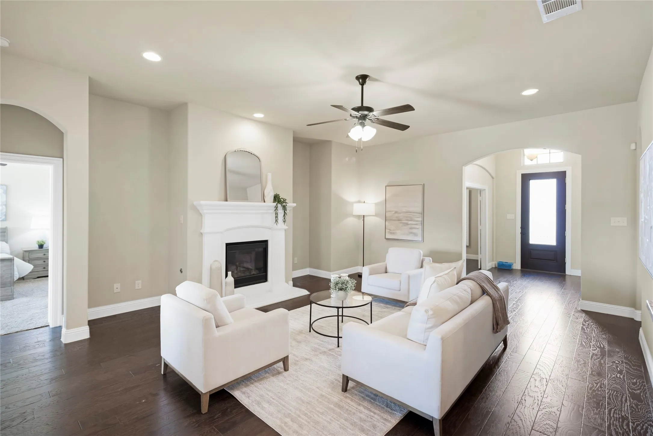 Single Family Residence For Rent in Rockwall County , 3921 Cameron Lane, Rockwall, Texas 75087, 4 Bedroom, 3 Bathroom, 2 Garage spaces, 2,692 Sqft, built in 2016, mls#21343084, Real Estate Agent in Rockwall, Homes For Rent in Rockwall county, Homes For Rent in Rockwall, Realtor in Rockwall Texas, Real Estate Brokerage Independent Realty Texas, Luminita Cordes Realtor