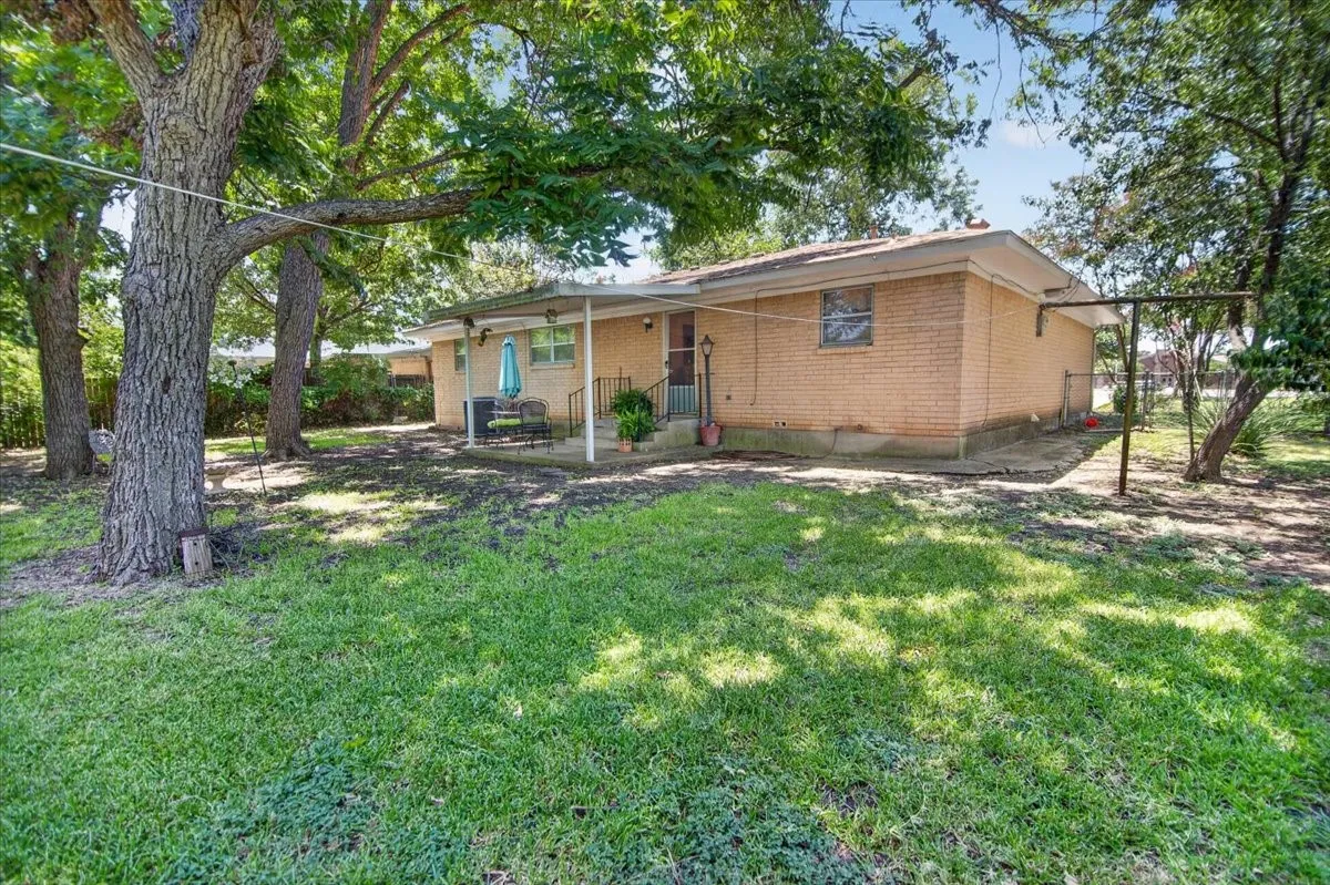 Single Family Residence For Sale in Mc Lennan County , 307 Estates Drive, Woodway, Texas 76712, 3 Bedroom, 2 Bathroom, 2 Garage spaces, 1,318 Sqft, built in 1959, mls#21347516, Real Estate Agent in Woodway, Homes For Sale in Mc Lennan county, Homes For Sale in Woodway, Realtor in Woodway Texas, Real Estate Brokerage Independent Realty Texas, Luminita Cordes Realtor
