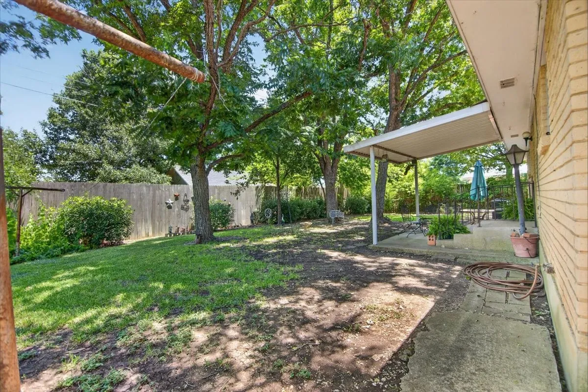 Single Family Residence For Sale in Mc Lennan County , 307 Estates Drive, Woodway, Texas 76712, 3 Bedroom, 2 Bathroom, 2 Garage spaces, 1,318 Sqft, built in 1959, mls#21347516, Real Estate Agent in Woodway, Homes For Sale in Mc Lennan county, Homes For Sale in Woodway, Realtor in Woodway Texas, Real Estate Brokerage Independent Realty Texas, Luminita Cordes Realtor