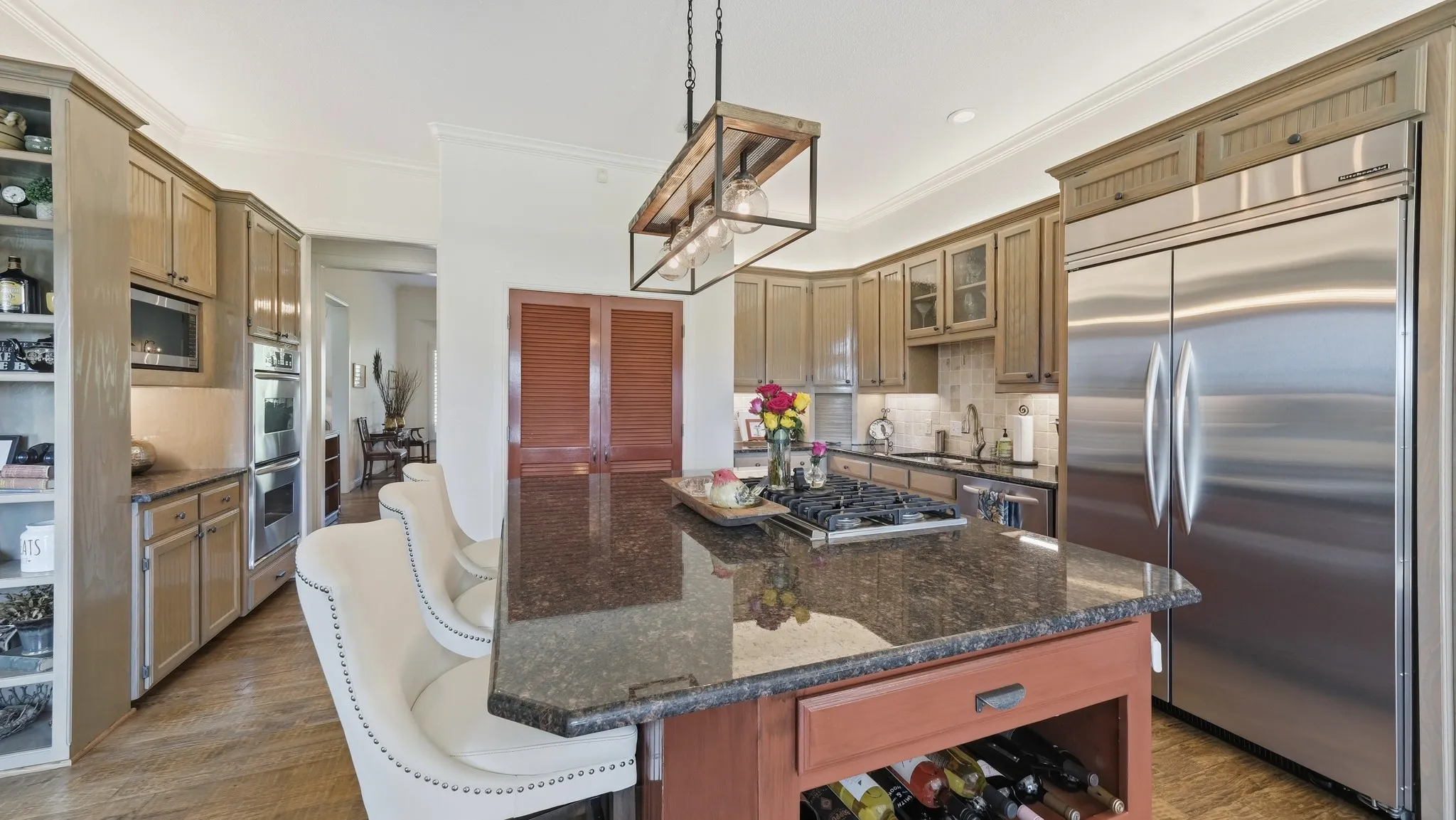 Single Family Residence For Sale in Parker County , 241 Pinnacle Peak Lane, Weatherford, Texas 76087, 3 Bedroom, 4 Bathroom, 3 Garage spaces, 3,417 Sqft, built in 2001, mls#21323733, Real Estate Agent in Weatherford, Homes For Sale in Parker county, Homes For Sale in Weatherford, Realtor in Weatherford Texas, Real Estate Brokerage Independent Realty Texas, Luminita Cordes Realtor