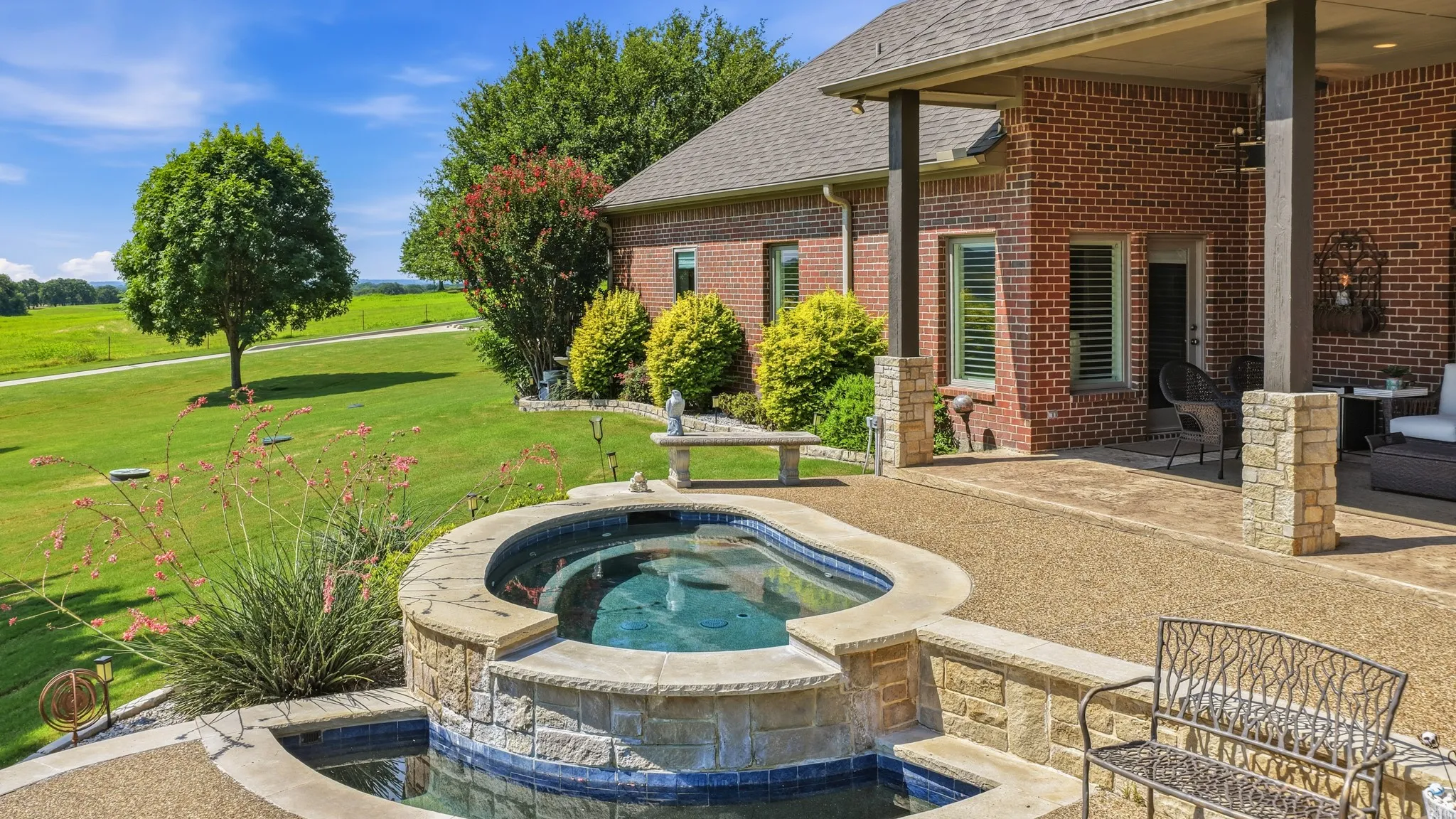 Single Family Residence For Sale in Parker County , 241 Pinnacle Peak Lane, Weatherford, Texas 76087, 3 Bedroom, 4 Bathroom, 3 Garage spaces, 3,417 Sqft, built in 2001, mls#21323733, Real Estate Agent in Weatherford, Homes For Sale in Parker county, Homes For Sale in Weatherford, Realtor in Weatherford Texas, Real Estate Brokerage Independent Realty Texas, Luminita Cordes Realtor