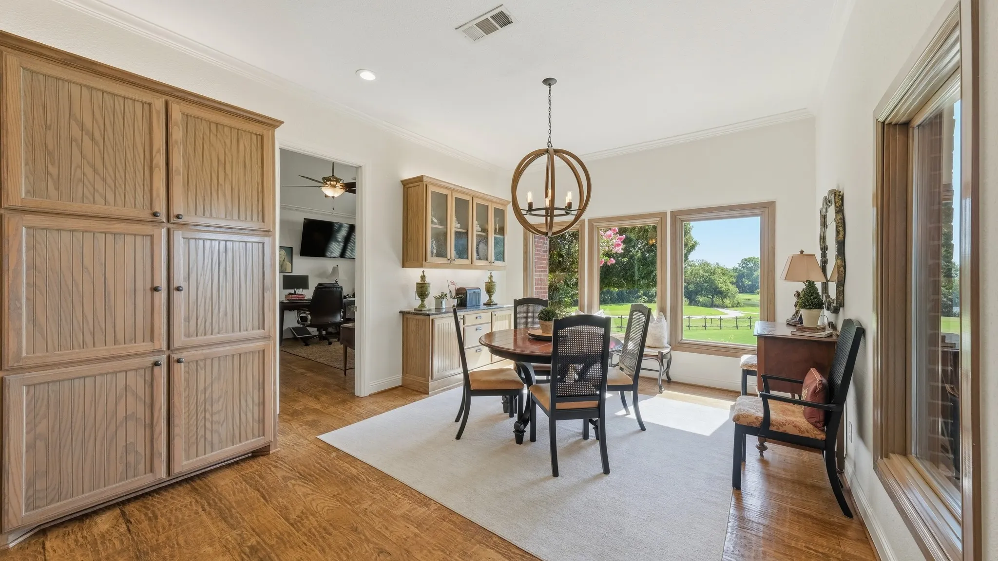 Single Family Residence For Sale in Parker County , 241 Pinnacle Peak Lane, Weatherford, Texas 76087, 3 Bedroom, 4 Bathroom, 3 Garage spaces, 3,417 Sqft, built in 2001, mls#21323733, Real Estate Agent in Weatherford, Homes For Sale in Parker county, Homes For Sale in Weatherford, Realtor in Weatherford Texas, Real Estate Brokerage Independent Realty Texas, Luminita Cordes Realtor