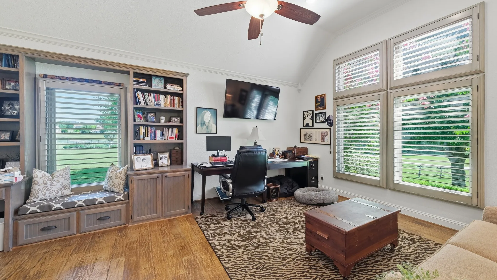 Single Family Residence For Sale in Parker County , 241 Pinnacle Peak Lane, Weatherford, Texas 76087, 3 Bedroom, 4 Bathroom, 3 Garage spaces, 3,417 Sqft, built in 2001, mls#21323733, Real Estate Agent in Weatherford, Homes For Sale in Parker county, Homes For Sale in Weatherford, Realtor in Weatherford Texas, Real Estate Brokerage Independent Realty Texas, Luminita Cordes Realtor
