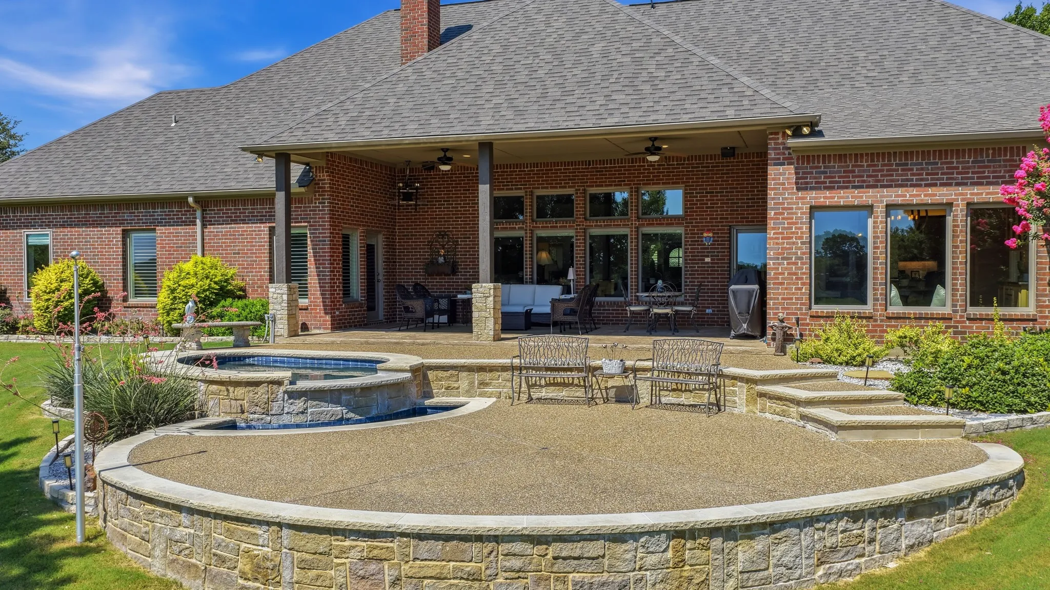 Single Family Residence For Sale in Parker County , 241 Pinnacle Peak Lane, Weatherford, Texas 76087, 3 Bedroom, 4 Bathroom, 3 Garage spaces, 3,417 Sqft, built in 2001, mls#21323733, Real Estate Agent in Weatherford, Homes For Sale in Parker county, Homes For Sale in Weatherford, Realtor in Weatherford Texas, Real Estate Brokerage Independent Realty Texas, Luminita Cordes Realtor