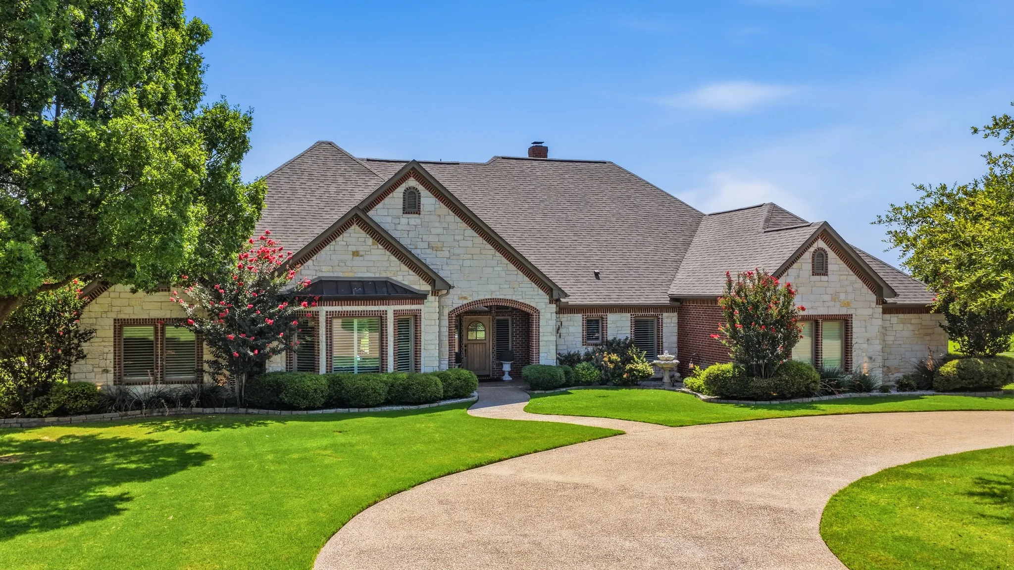 Single Family Residence For Sale in Parker County , 241 Pinnacle Peak Lane, Weatherford, Texas 76087, 3 Bedroom, 4 Bathroom, 3 Garage spaces, 3,417 Sqft, built in 2001, mls#21323733, Real Estate Agent in Weatherford, Homes For Sale in Parker county, Homes For Sale in Weatherford, Realtor in Weatherford Texas, Real Estate Brokerage Independent Realty Texas, Luminita Cordes Realtor
