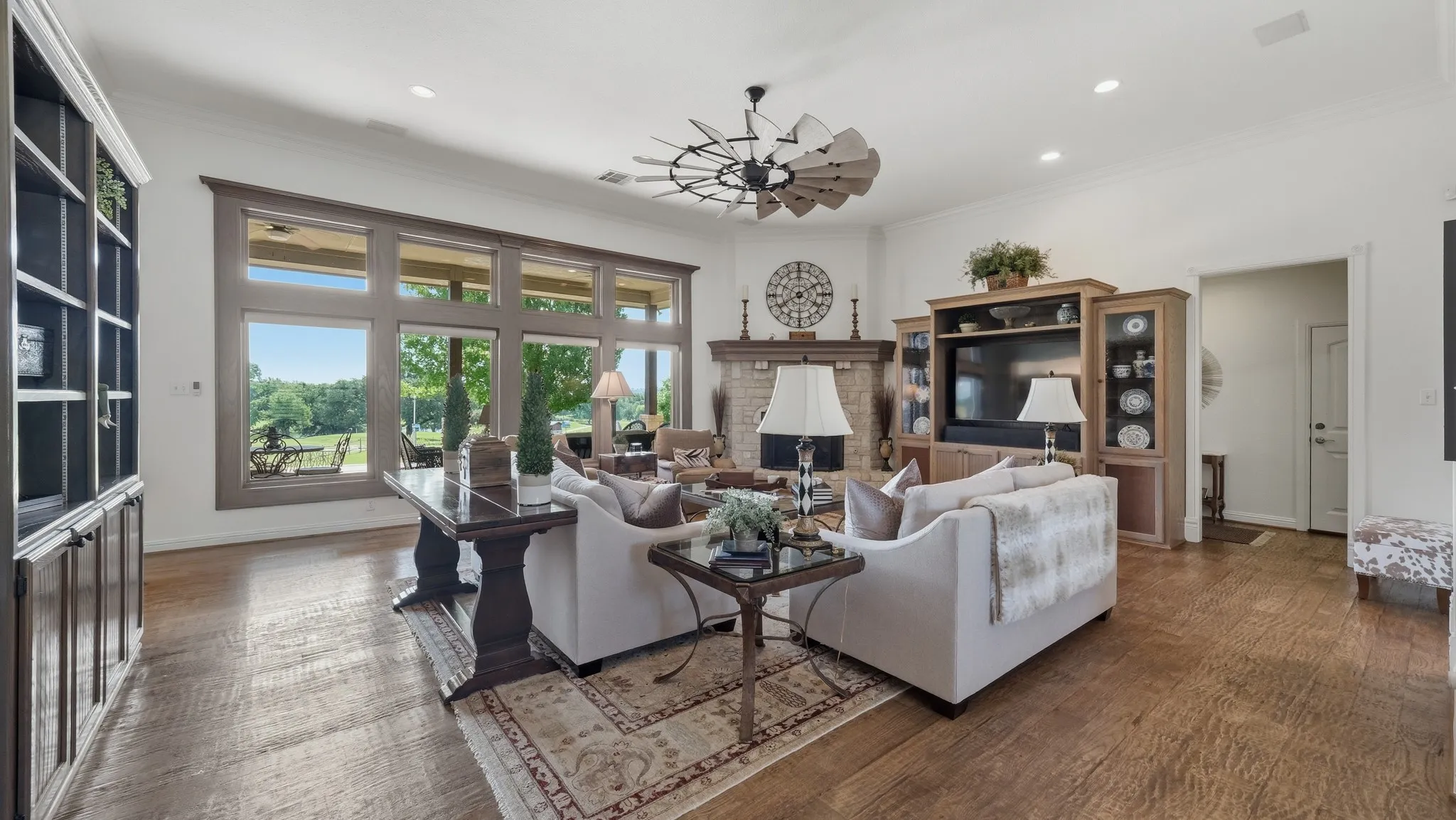 Single Family Residence For Sale in Parker County , 241 Pinnacle Peak Lane, Weatherford, Texas 76087, 3 Bedroom, 4 Bathroom, 3 Garage spaces, 3,417 Sqft, built in 2001, mls#21323733, Real Estate Agent in Weatherford, Homes For Sale in Parker county, Homes For Sale in Weatherford, Realtor in Weatherford Texas, Real Estate Brokerage Independent Realty Texas, Luminita Cordes Realtor