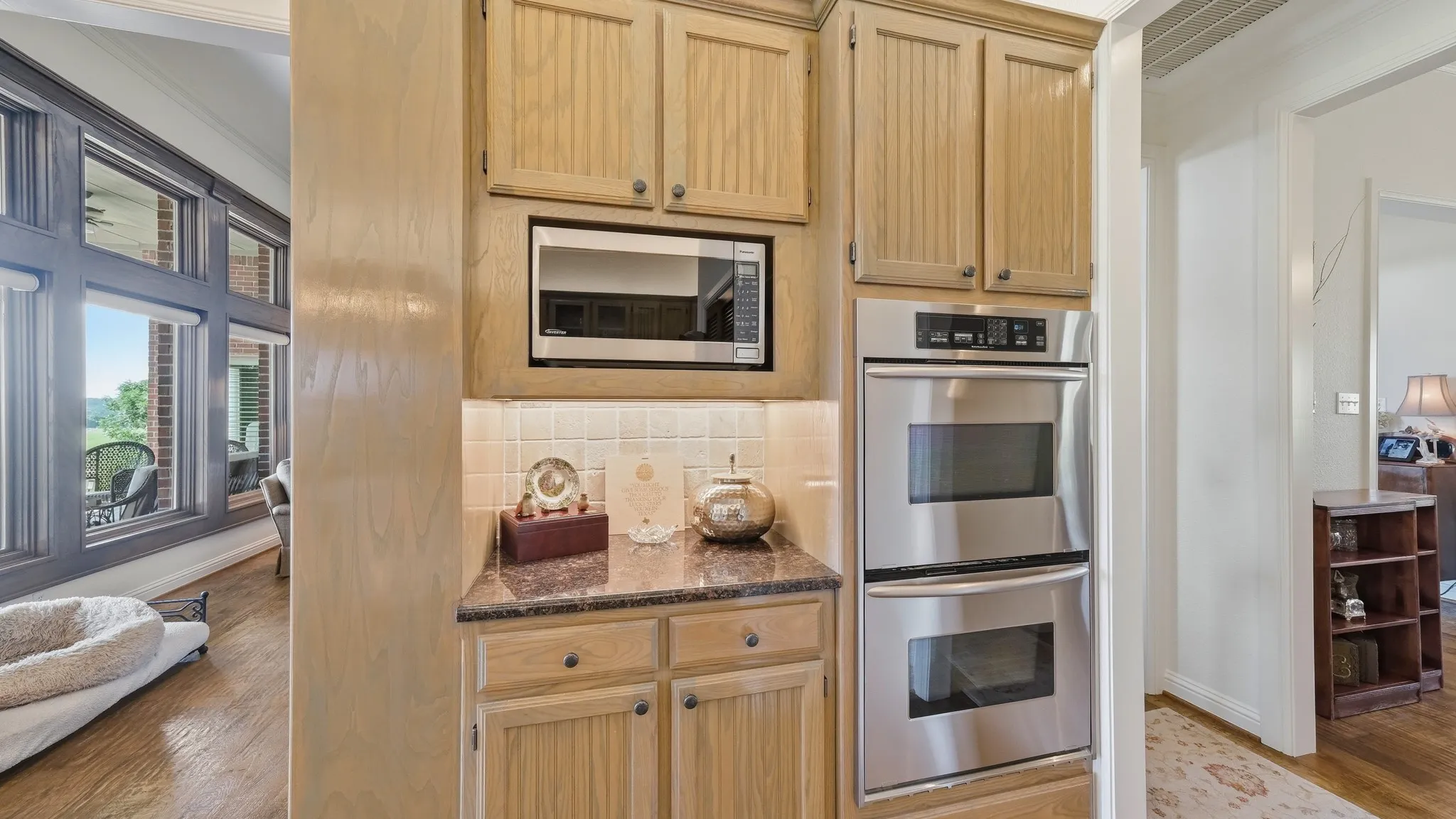 Single Family Residence For Sale in Parker County , 241 Pinnacle Peak Lane, Weatherford, Texas 76087, 3 Bedroom, 4 Bathroom, 3 Garage spaces, 3,417 Sqft, built in 2001, mls#21323733, Real Estate Agent in Weatherford, Homes For Sale in Parker county, Homes For Sale in Weatherford, Realtor in Weatherford Texas, Real Estate Brokerage Independent Realty Texas, Luminita Cordes Realtor