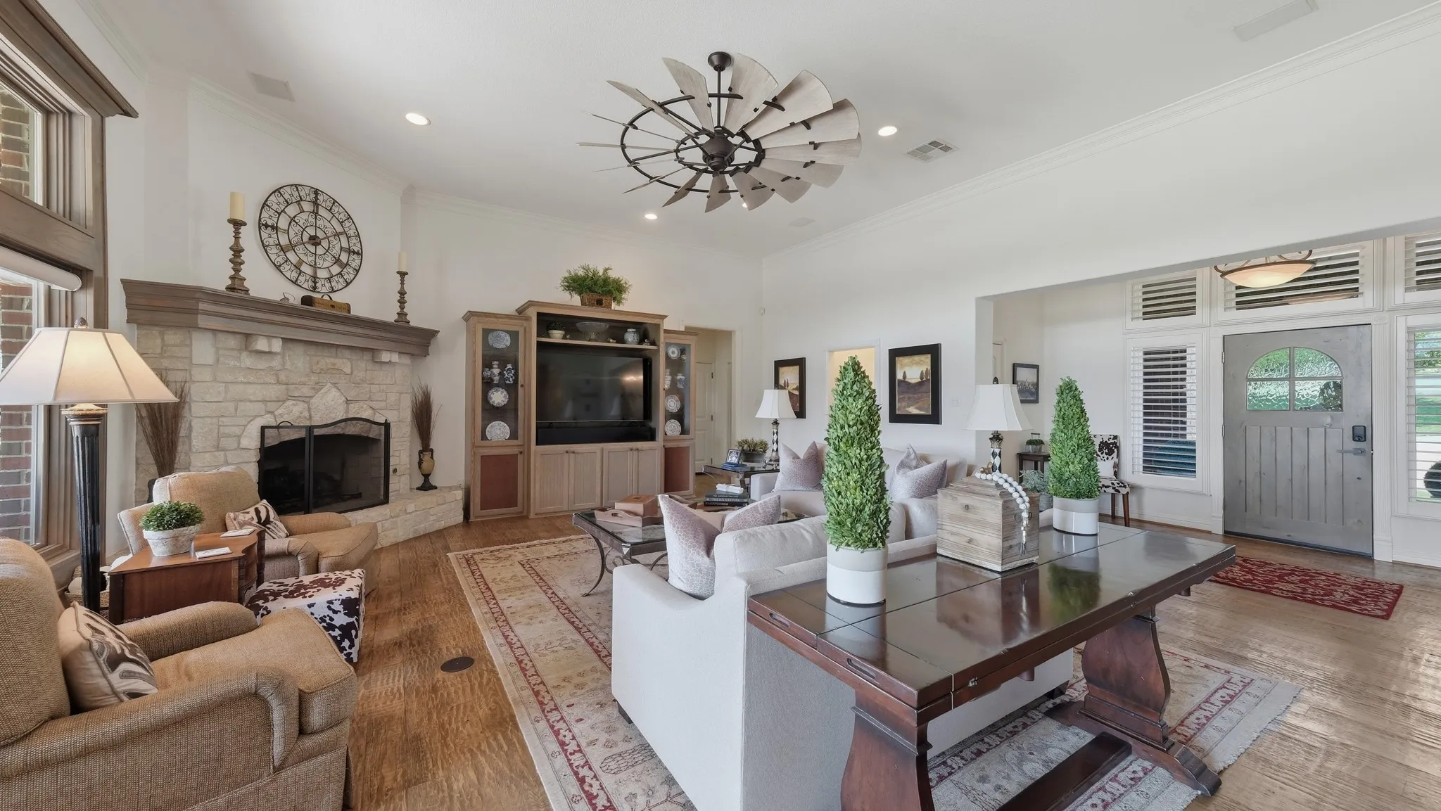 Single Family Residence For Sale in Parker County , 241 Pinnacle Peak Lane, Weatherford, Texas 76087, 3 Bedroom, 4 Bathroom, 3 Garage spaces, 3,417 Sqft, built in 2001, mls#21323733, Real Estate Agent in Weatherford, Homes For Sale in Parker county, Homes For Sale in Weatherford, Realtor in Weatherford Texas, Real Estate Brokerage Independent Realty Texas, Luminita Cordes Realtor