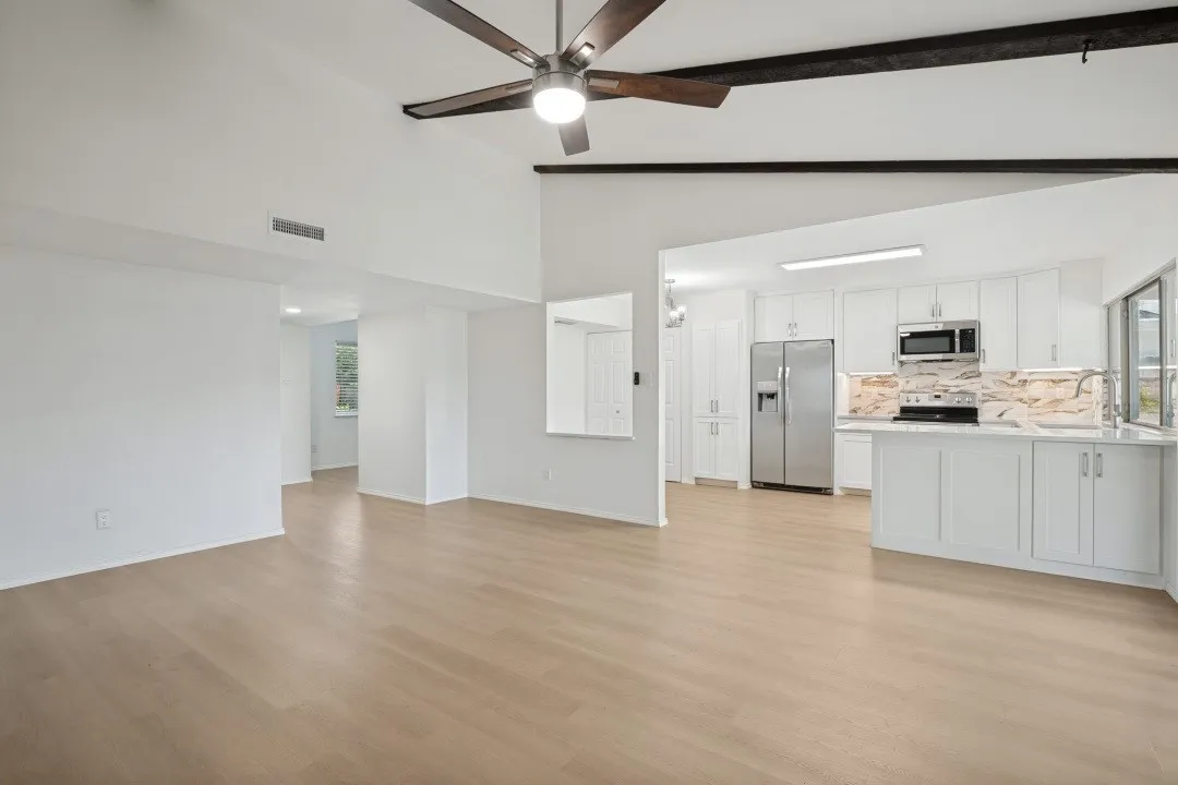 Single Family Residence For Sale in Dallas County , 3126 High Plateau, Garland, Texas 75044, 3 Bedroom, 2 Bathroom, 2 Garage spaces, 1,530 Sqft, built in 1971, mls#21347677, Real Estate Agent in Garland, Homes For Sale in Dallas county, Homes For Sale in Garland, Realtor in Garland Texas, Real Estate Brokerage Independent Realty Texas, Luminita Cordes Realtor