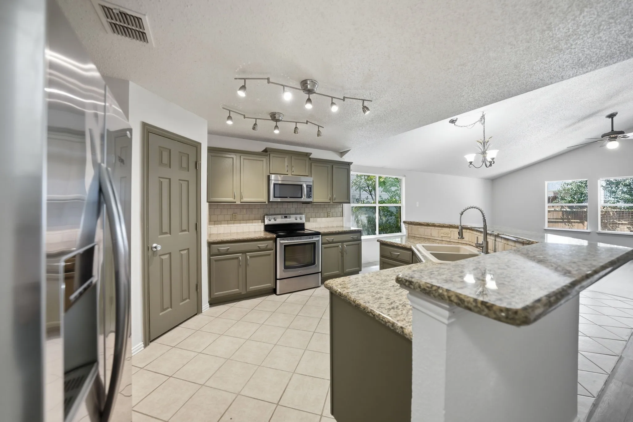 Single Family Residence For Sale in Collin County , 5228 Boxwood Lane, Mc Kinney, Texas 75070, 3 Bedroom, 2 Bathroom, 2 Garage spaces, 1,955 Sqft, built in 1999, mls#21338562, Real Estate Agent in Mc Kinney, Homes For Sale in Collin county, Homes For Sale in Mc Kinney, Realtor in Mc Kinney Texas, Real Estate Brokerage Independent Realty Texas, Luminita Cordes Realtor