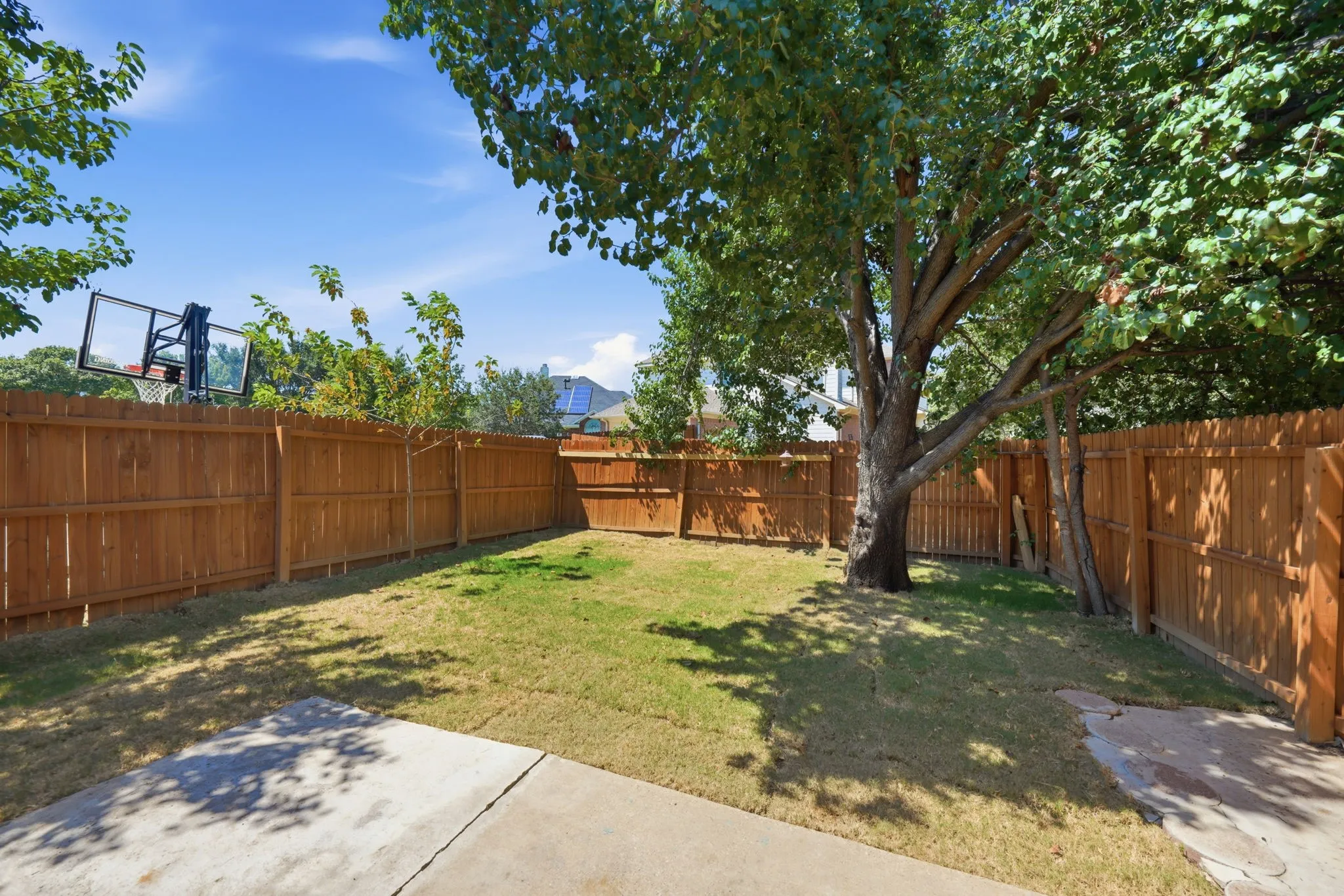 Single Family Residence For Sale in Collin County , 5228 Boxwood Lane, Mc Kinney, Texas 75070, 3 Bedroom, 2 Bathroom, 2 Garage spaces, 1,955 Sqft, built in 1999, mls#21338562, Real Estate Agent in Mc Kinney, Homes For Sale in Collin county, Homes For Sale in Mc Kinney, Realtor in Mc Kinney Texas, Real Estate Brokerage Independent Realty Texas, Luminita Cordes Realtor
