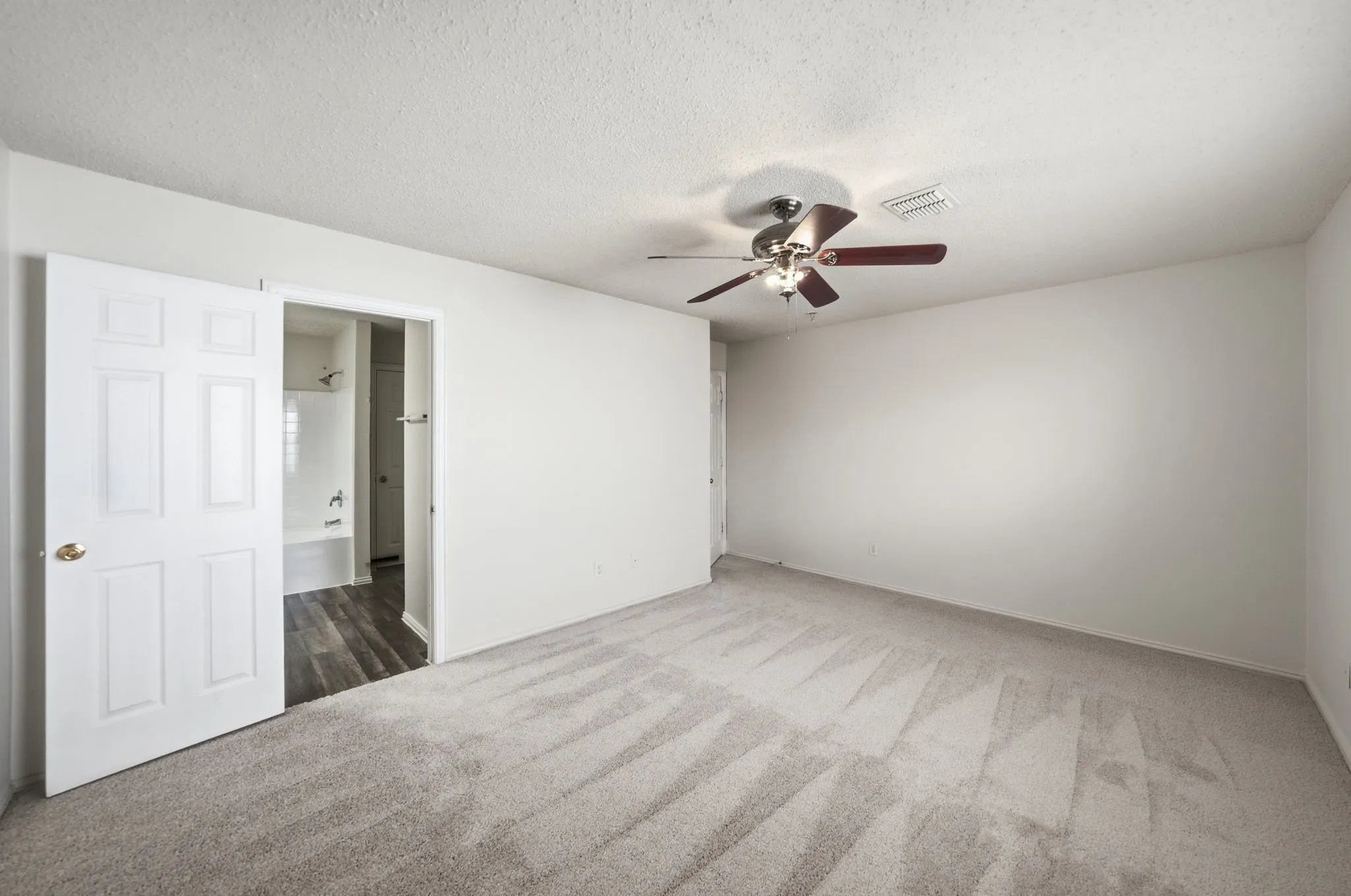 Single Family Residence For Sale in Collin County , 5228 Boxwood Lane, Mc Kinney, Texas 75070, 3 Bedroom, 2 Bathroom, 2 Garage spaces, 1,955 Sqft, built in 1999, mls#21338562, Real Estate Agent in Mc Kinney, Homes For Sale in Collin county, Homes For Sale in Mc Kinney, Realtor in Mc Kinney Texas, Real Estate Brokerage Independent Realty Texas, Luminita Cordes Realtor