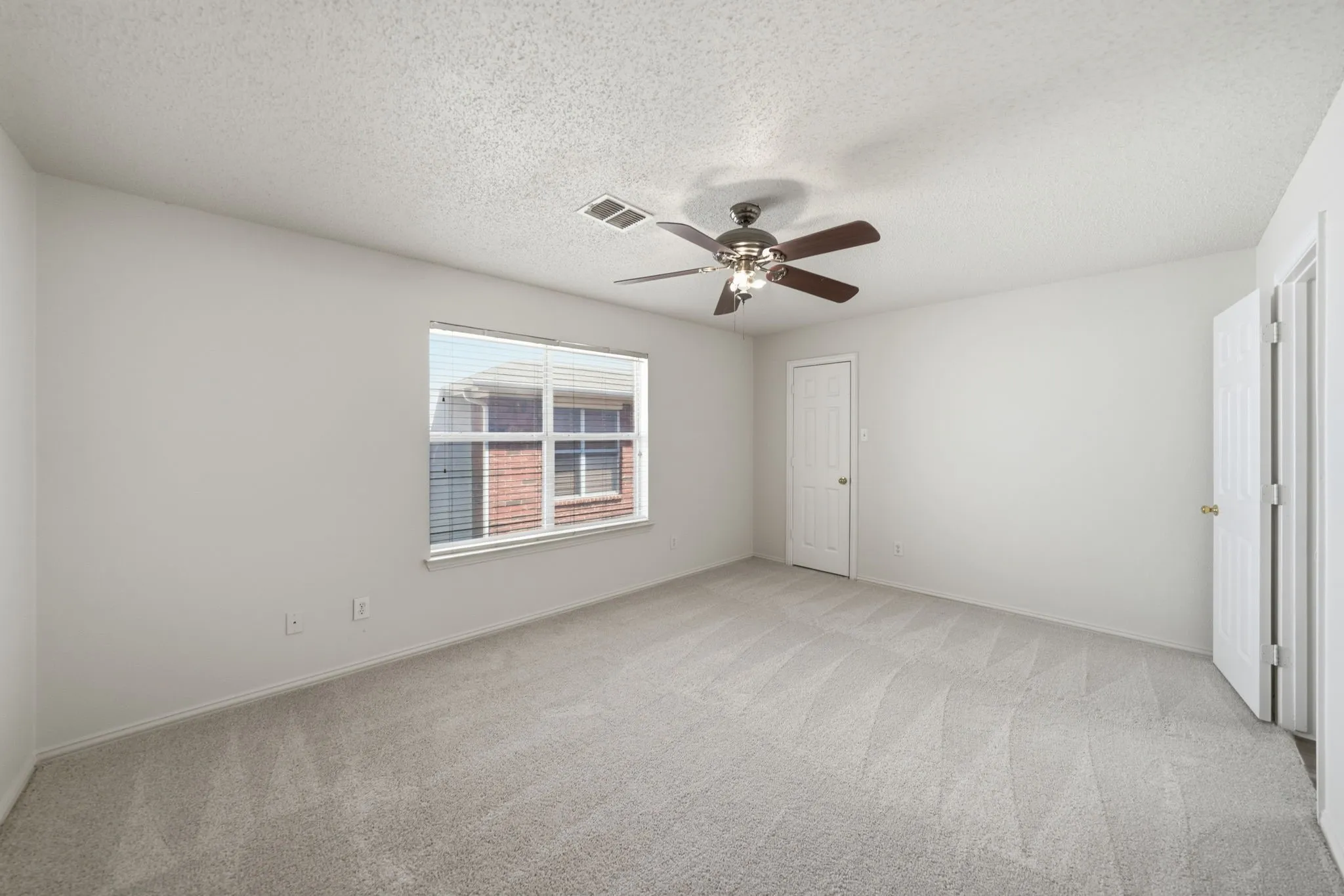 Single Family Residence For Sale in Collin County , 5228 Boxwood Lane, Mc Kinney, Texas 75070, 3 Bedroom, 2 Bathroom, 2 Garage spaces, 1,955 Sqft, built in 1999, mls#21338562, Real Estate Agent in Mc Kinney, Homes For Sale in Collin county, Homes For Sale in Mc Kinney, Realtor in Mc Kinney Texas, Real Estate Brokerage Independent Realty Texas, Luminita Cordes Realtor