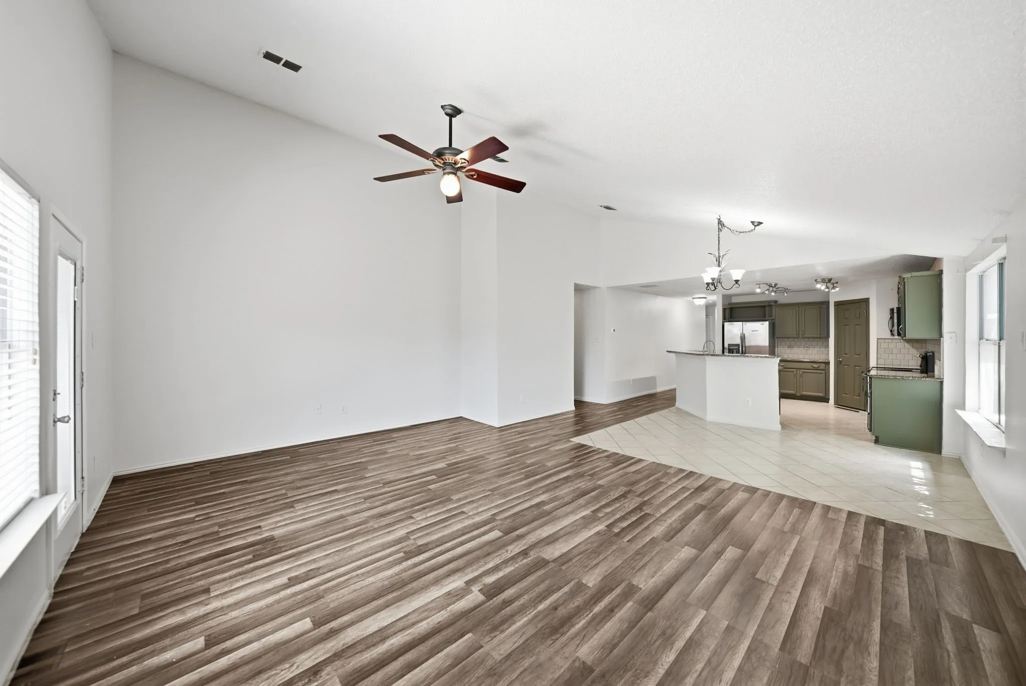 Single Family Residence For Sale in Collin County , 5228 Boxwood Lane, Mc Kinney, Texas 75070, 3 Bedroom, 2 Bathroom, 2 Garage spaces, 1,955 Sqft, built in 1999, mls#21338562, Real Estate Agent in Mc Kinney, Homes For Sale in Collin county, Homes For Sale in Mc Kinney, Realtor in Mc Kinney Texas, Real Estate Brokerage Independent Realty Texas, Luminita Cordes Realtor