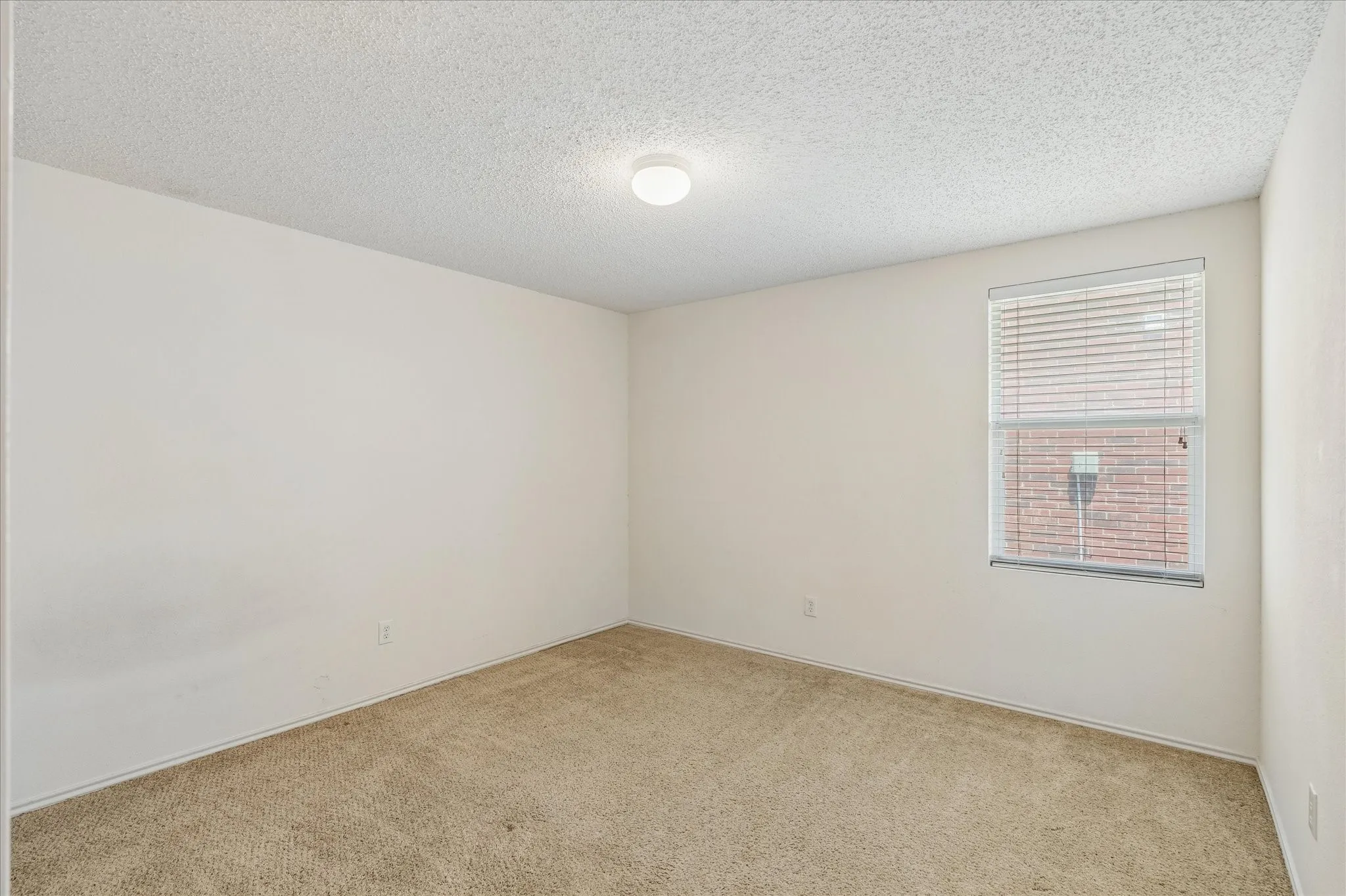 Single Family Residence For Sale in Tarrant County , 5160 Gold Basin Road, Fort Worth, Texas 76179, 3 Bedroom, 2 Bathroom, 2 Garage spaces, 1,920 Sqft, built in 2004, mls#21347686, Real Estate Agent in Fort Worth, Homes For Sale in Tarrant county, Homes For Sale in Fort Worth, Realtor in Fort Worth Texas, Real Estate Brokerage Independent Realty Texas, Luminita Cordes Realtor