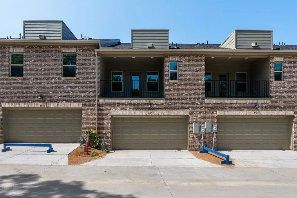 Townhouse For Sale in Dallas County , 8309 Bayside Drive, Rowlett, Texas 75088, 3 Bedroom, 3 Bathroom, 2 Garage spaces, 1,914 Sqft, built in 2026, mls#21347040, Real Estate Agent in Rowlett, Homes For Sale in Dallas county, Homes For Sale in Rowlett, Realtor in Rowlett Texas, Real Estate Brokerage Independent Realty Texas, Luminita Cordes Realtor