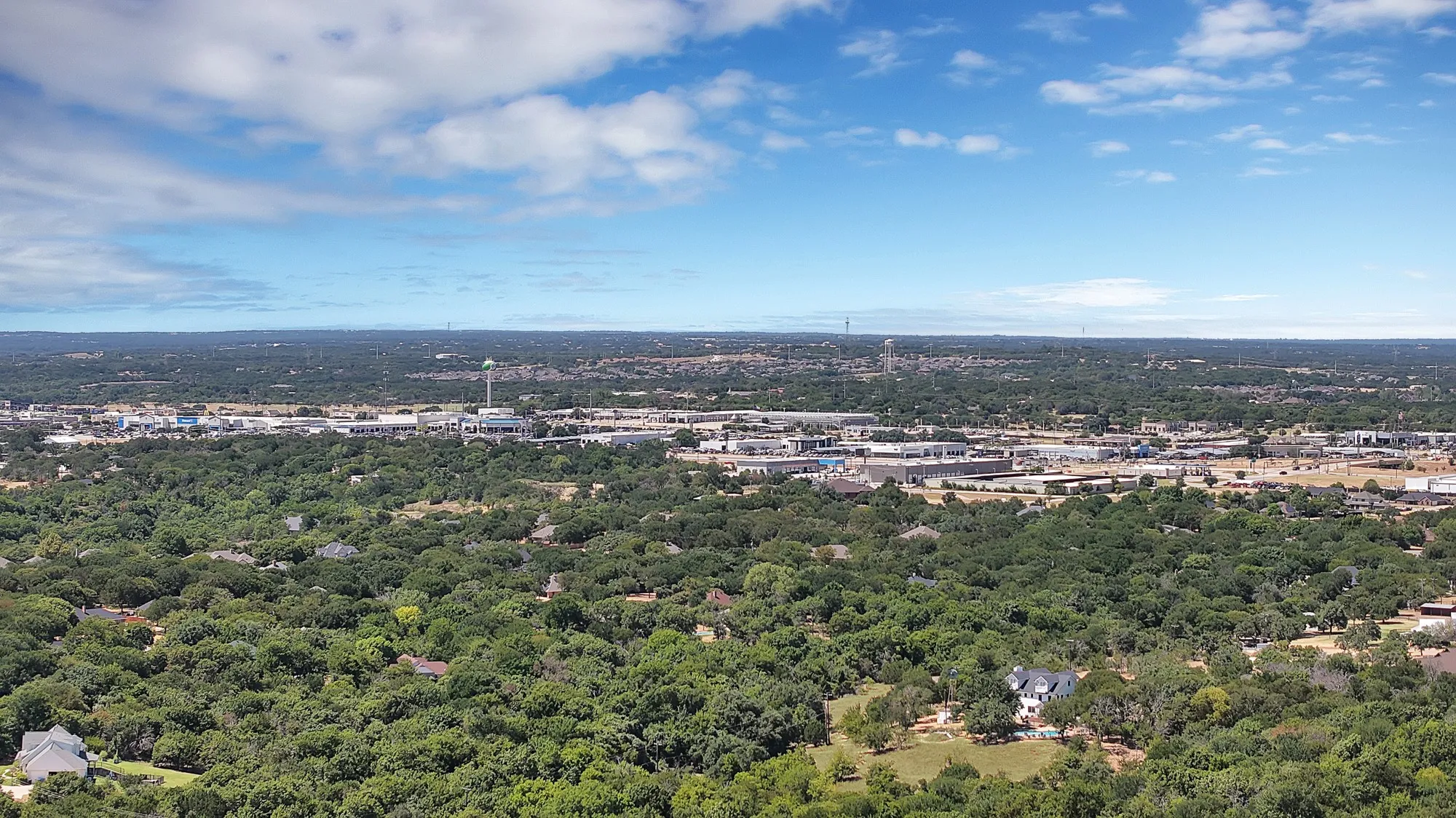 Single Family Residence For Sale in Parker County , 113 Cottonwood Court, Hudson Oaks, Texas 76087, 3 Bedroom, 2 Bathroom, 2 Garage spaces, 1,889 Sqft, built in 1986, mls#21346477, Real Estate Agent in Hudson Oaks, Homes For Sale in Parker county, Homes For Sale in Hudson Oaks, Realtor in Hudson Oaks Texas, Real Estate Brokerage Independent Realty Texas, Luminita Cordes Realtor