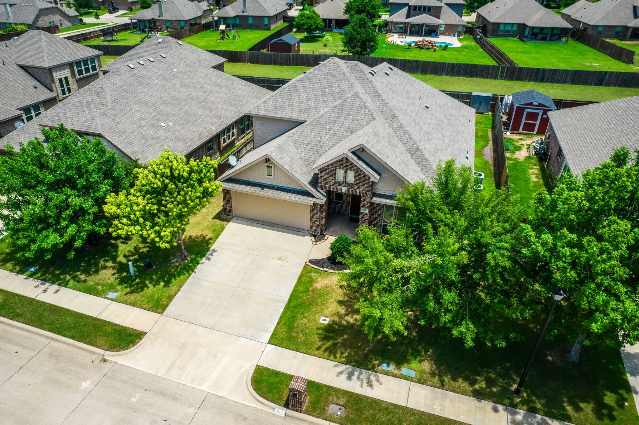 Single Family Residence For Sale in Ellis County , 918 Newcastle Drive, Midlothian, Texas 76065, 4 Bedroom, 3 Bathroom, 2 Garage spaces, 2,759 Sqft, built in 2014, mls#21346623, Real Estate Agent in Midlothian, Homes For Sale in Ellis county, Homes For Sale in Midlothian, Realtor in Midlothian Texas, Real Estate Brokerage Independent Realty Texas, Luminita Cordes Realtor