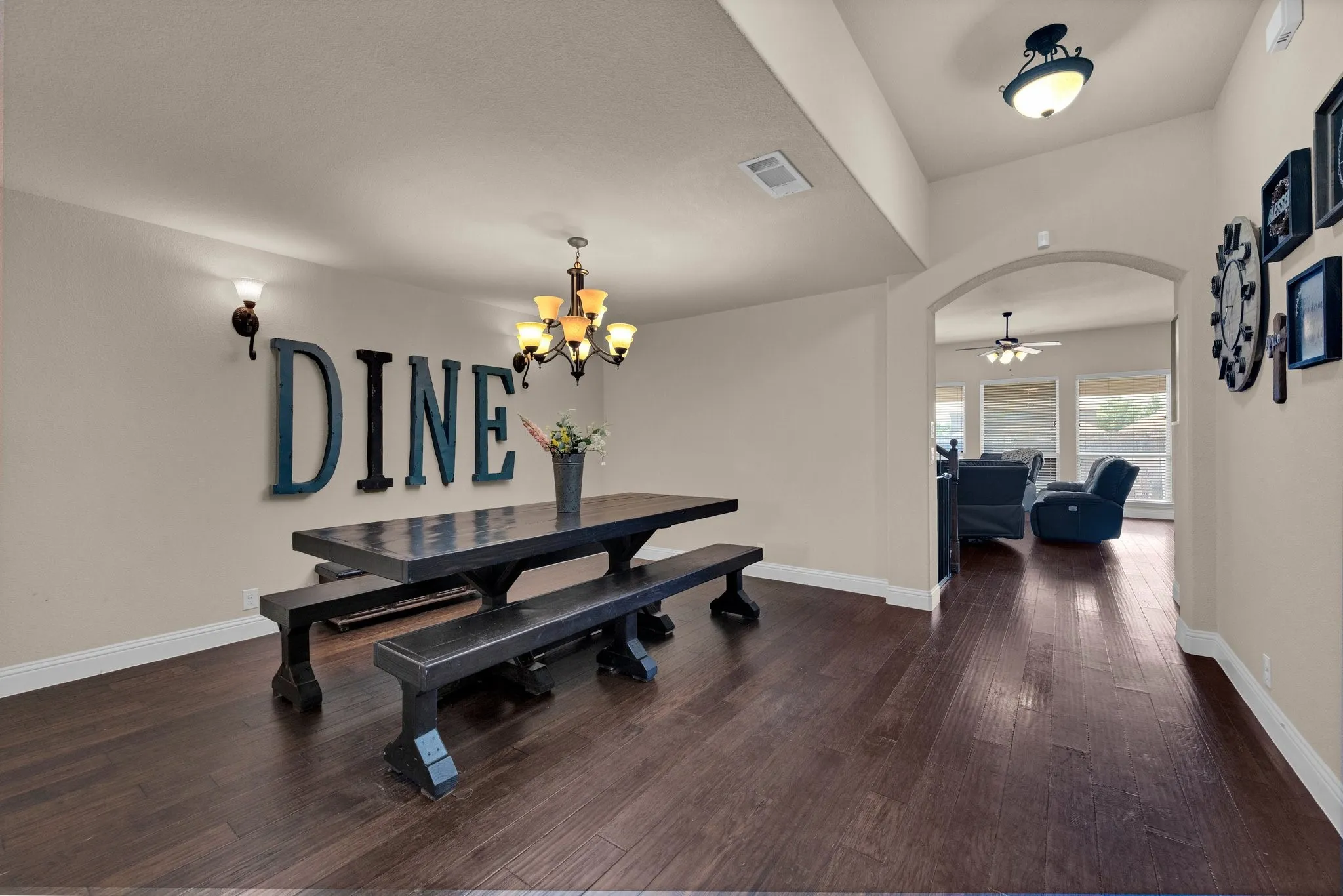 Single Family Residence For Sale in Ellis County , 918 Newcastle Drive, Midlothian, Texas 76065, 4 Bedroom, 3 Bathroom, 2 Garage spaces, 2,759 Sqft, built in 2014, mls#21346623, Real Estate Agent in Midlothian, Homes For Sale in Ellis county, Homes For Sale in Midlothian, Realtor in Midlothian Texas, Real Estate Brokerage Independent Realty Texas, Luminita Cordes Realtor