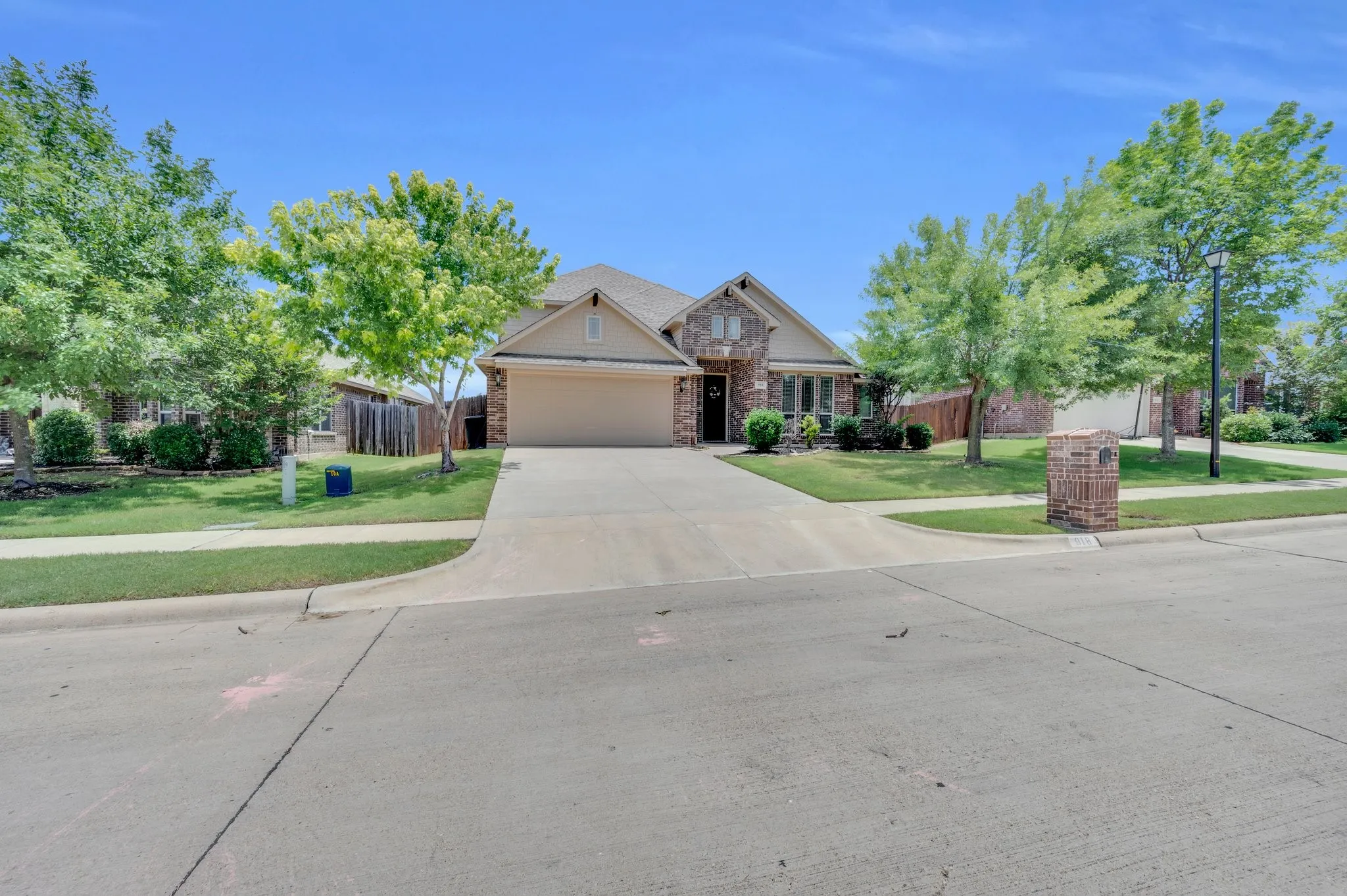 Single Family Residence For Sale in Ellis County , 918 Newcastle Drive, Midlothian, Texas 76065, 4 Bedroom, 3 Bathroom, 2 Garage spaces, 2,759 Sqft, built in 2014, mls#21346623, Real Estate Agent in Midlothian, Homes For Sale in Ellis county, Homes For Sale in Midlothian, Realtor in Midlothian Texas, Real Estate Brokerage Independent Realty Texas, Luminita Cordes Realtor