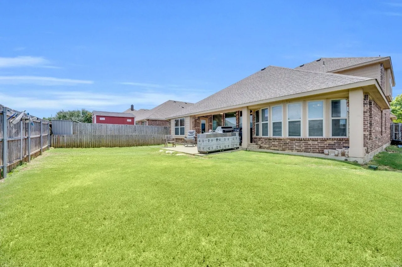 Single Family Residence For Sale in Ellis County , 918 Newcastle Drive, Midlothian, Texas 76065, 4 Bedroom, 3 Bathroom, 2 Garage spaces, 2,759 Sqft, built in 2014, mls#21346623, Real Estate Agent in Midlothian, Homes For Sale in Ellis county, Homes For Sale in Midlothian, Realtor in Midlothian Texas, Real Estate Brokerage Independent Realty Texas, Luminita Cordes Realtor