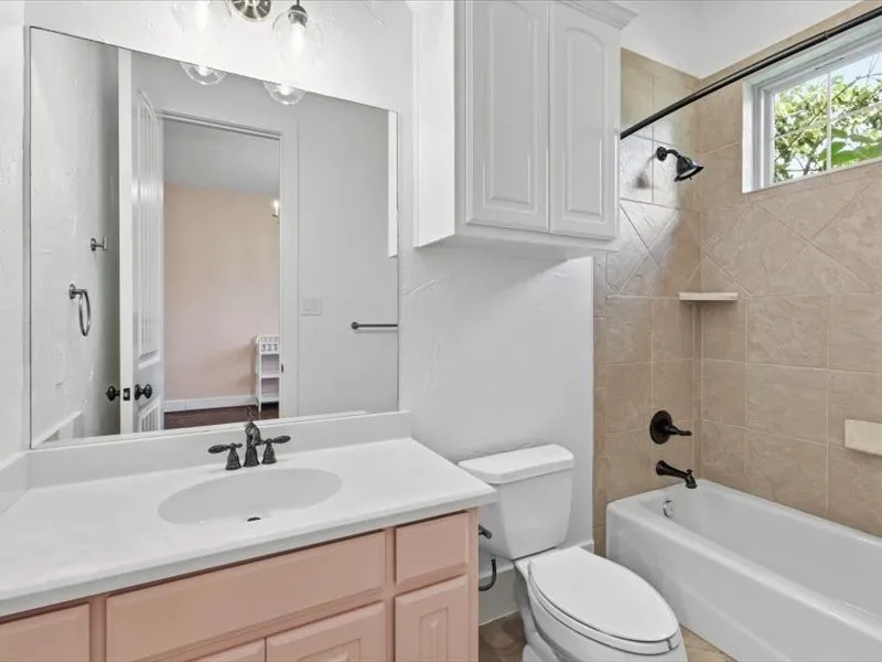 Single Family Residence For Sale in Denton County , 712 Frenchtown Road, Argyle, Texas 76226, 4 Bedroom, 5 Bathroom, 8 Garage spaces, 3,969 Sqft, built in 2007, mls#21346403, Real Estate Agent in Argyle, Homes For Sale in Denton county, Homes For Sale in Argyle, Realtor in Argyle Texas, Real Estate Brokerage Independent Realty Texas, Luminita Cordes Realtor